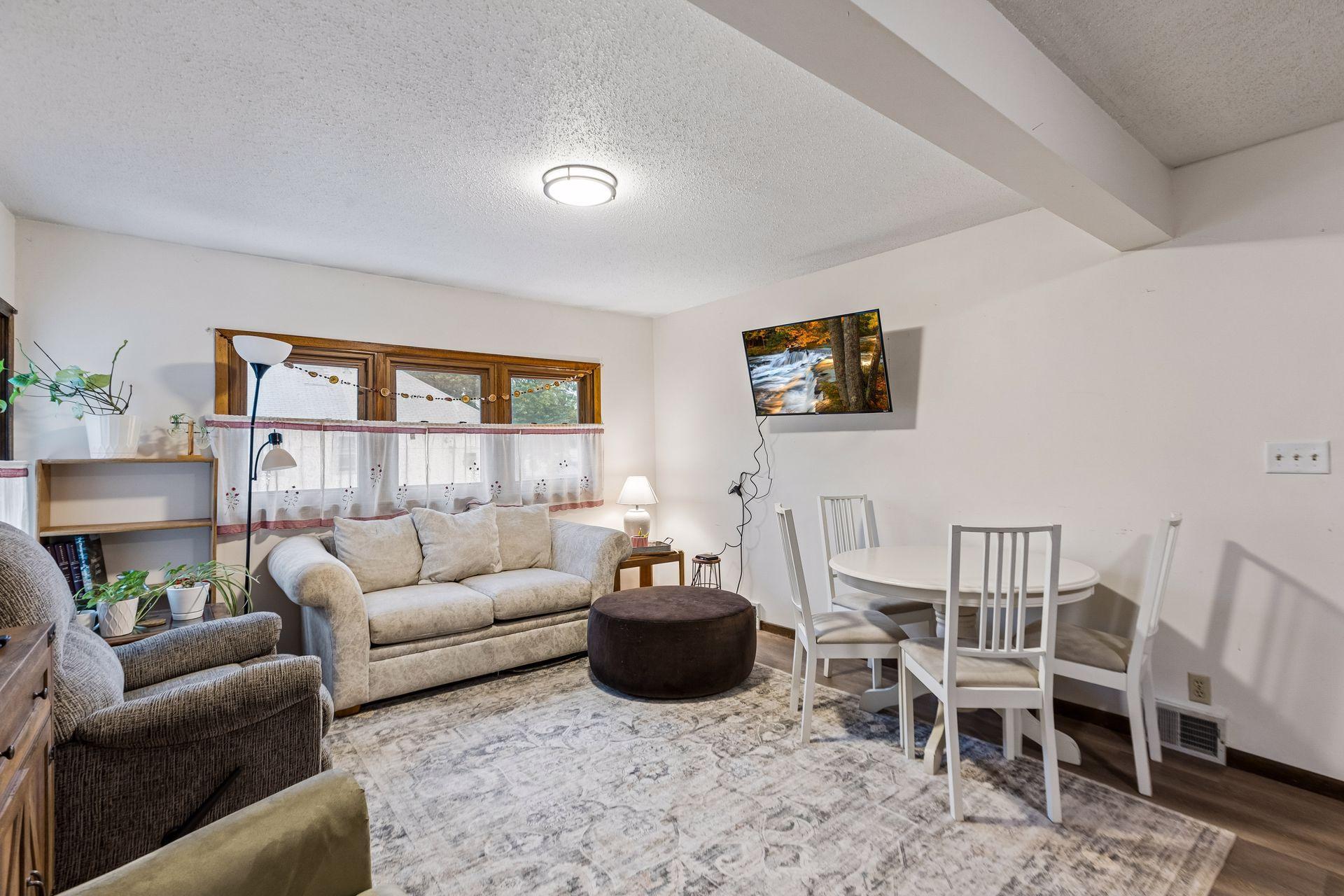 View of Residential Income at 409 6th Street, Minneapolis MN 55414, Minneapolis (32 of 59) - Mike Wilen | Minnesota Team Real Estate