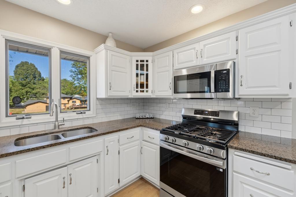 View of Residential at 9920 36th Place, Plymouth MN 55441, Plymouth (12 of 42) - Mike Wilen | Minnesota Team Real Estate