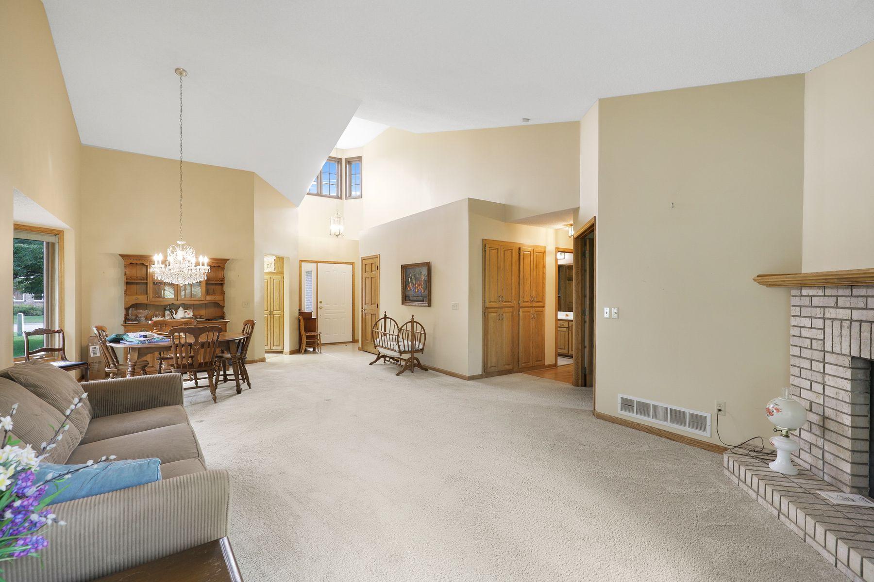 View of Residential at 5611 Dunlap Avenue, Shoreview MN 55126, Shoreview (8 of 34) - Mike Wilen | Minnesota Team Real Estate
