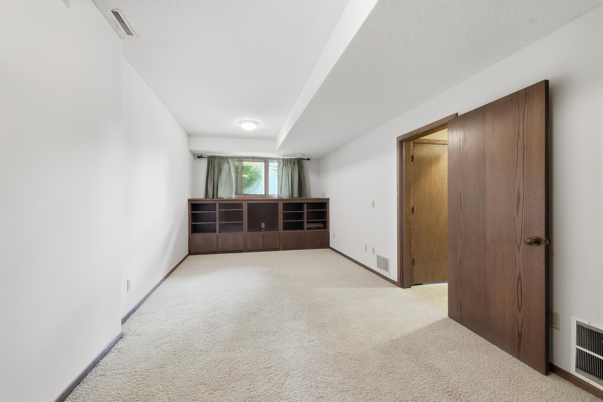 View of Residential at 9409 Yukon Avenue, Bloomington MN 55438, Bloomington (15 of 44) - Mike Wilen | Minnesota Team Real Estate