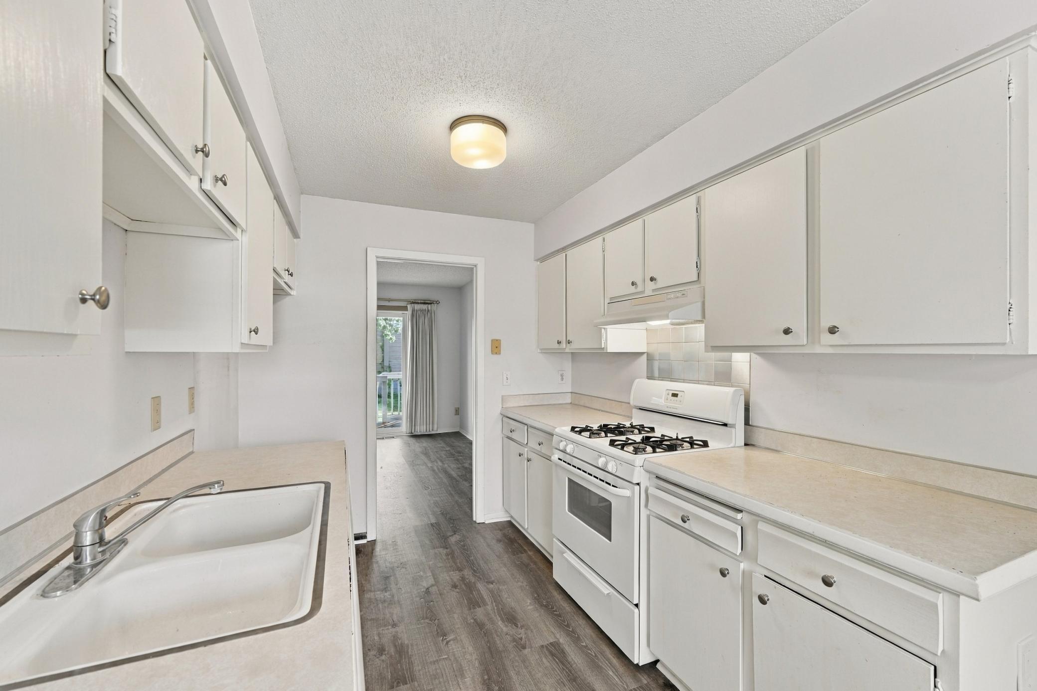 View of Residential at 7525 Whitney Drive, Apple Valley MN 55124, Apple Valley (6 of 22) - Mike Wilen | Minnesota Team Real Estate