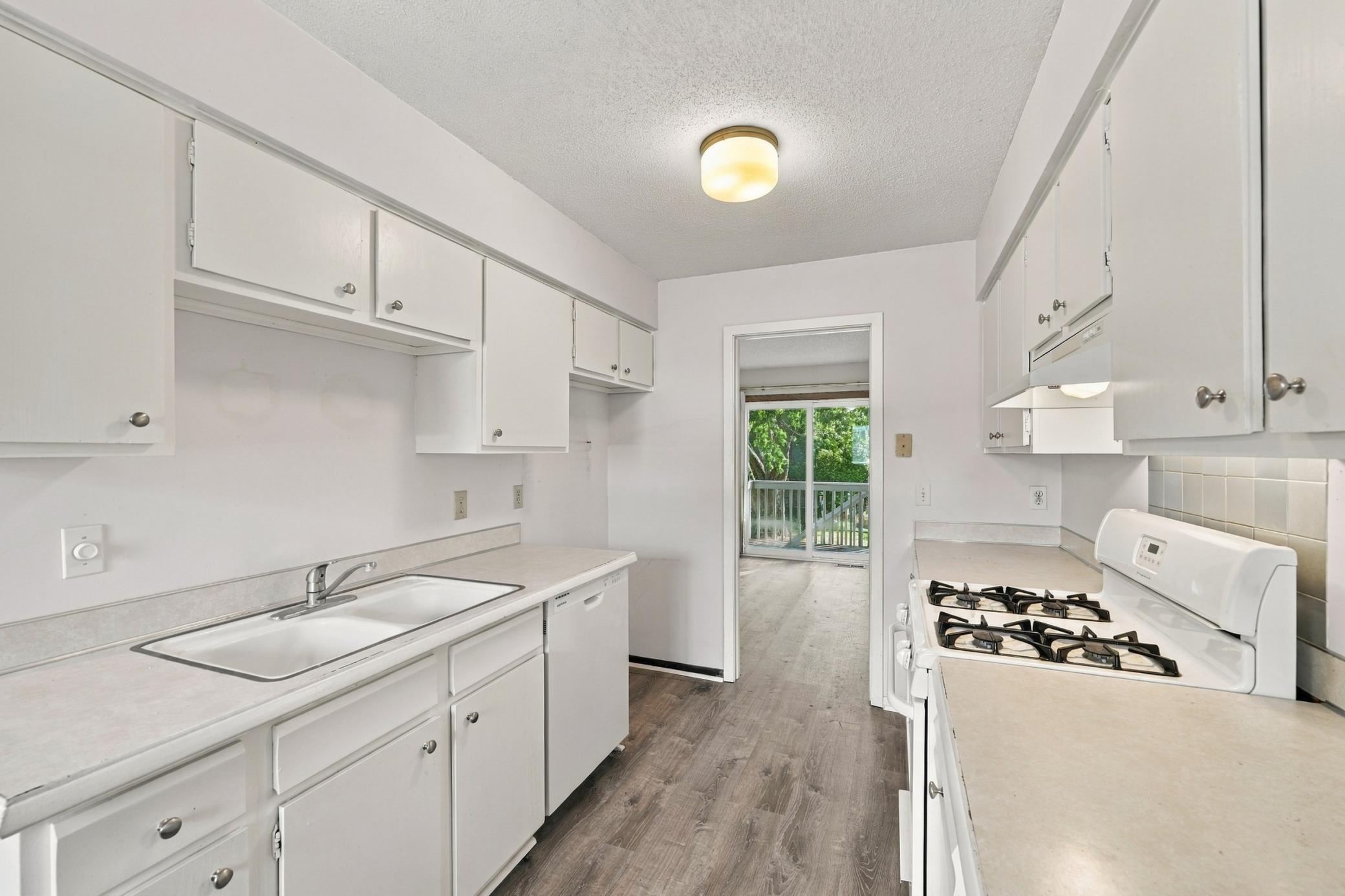 View of Residential at 7525 Whitney Drive, Apple Valley MN 55124, Apple Valley (4 of 22) - Mike Wilen | Minnesota Team Real Estate