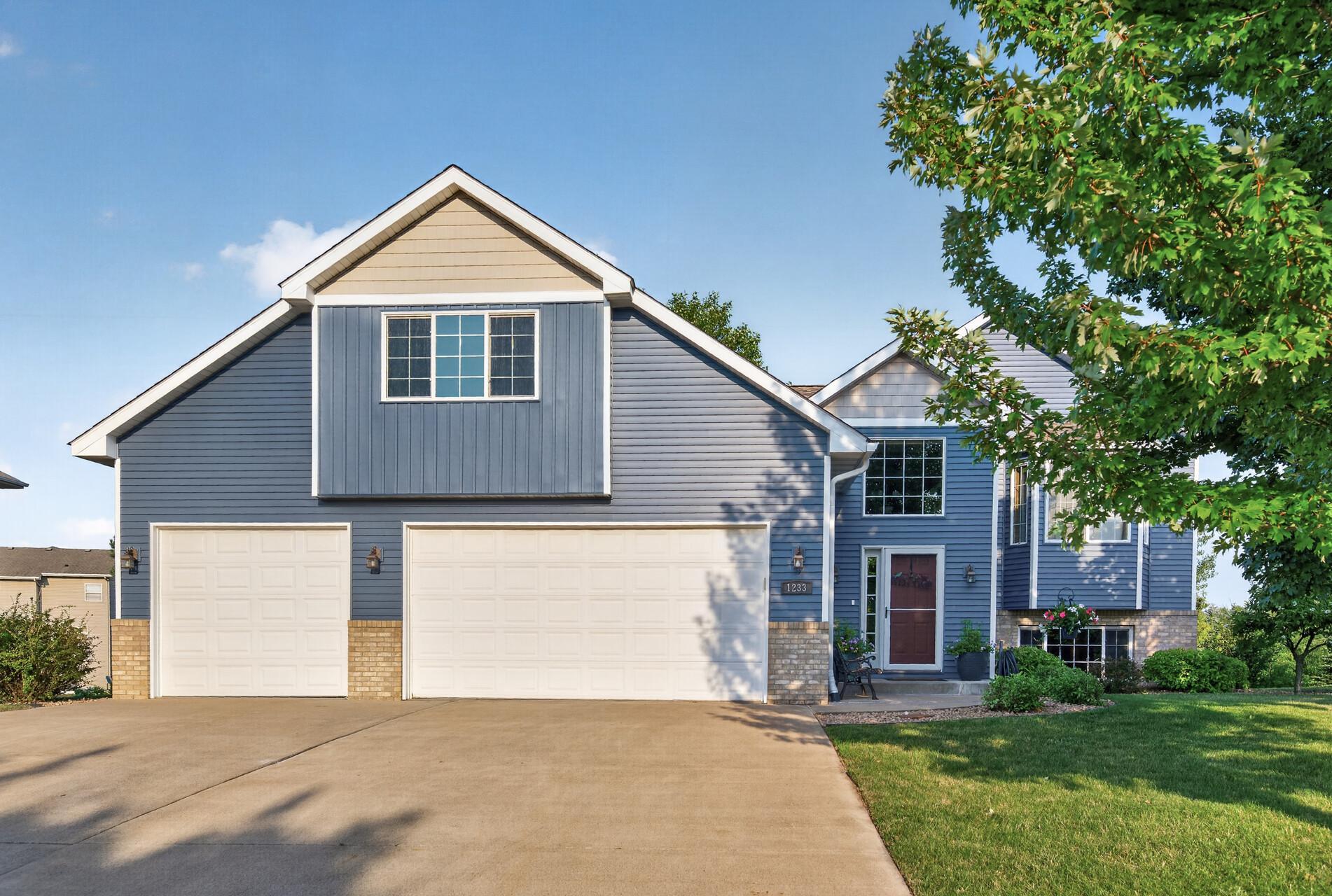 View of Single Family at 1233 Irvine Drive, Hanover - Mike Wilen | Minnesota Team Real Estate