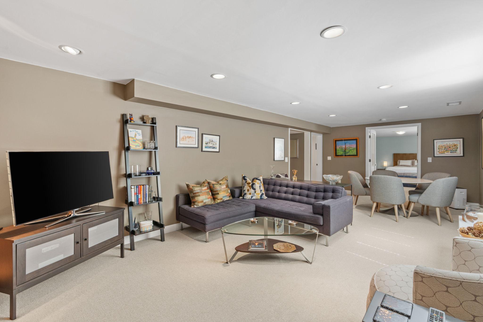 View of Residential at 5301 Windsor Avenue, Edina MN 55436, Edina (43 of 57) - Mike Wilen | Minnesota Team Real Estate