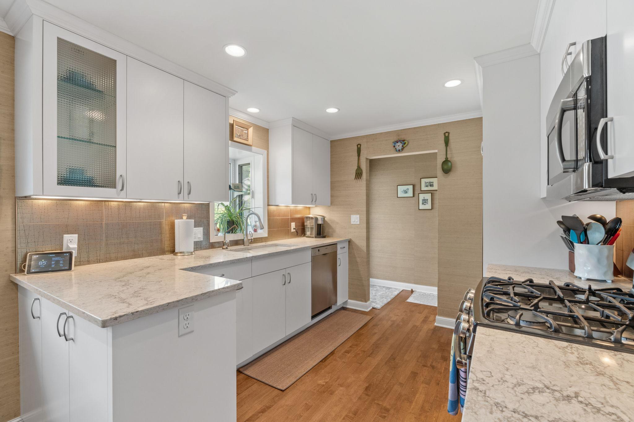 View of Residential at 5301 Windsor Avenue, Edina MN 55436, Edina (21 of 57) - Mike Wilen | Minnesota Team Real Estate