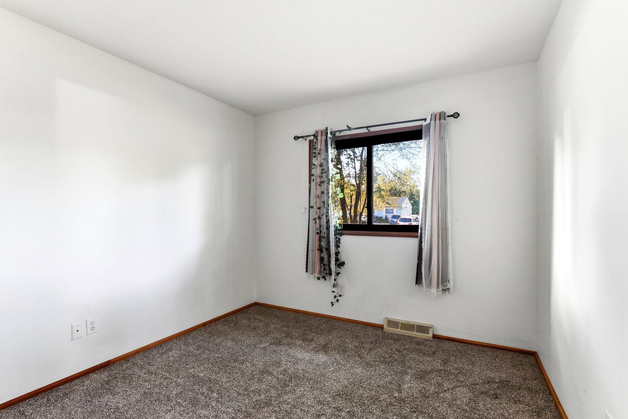 View of Residential at 1909 Laramie Trail, Brooklyn Park MN 55444, Brooklyn Park (15 of 38) - Mike Wilen | Minnesota Team Real Estate