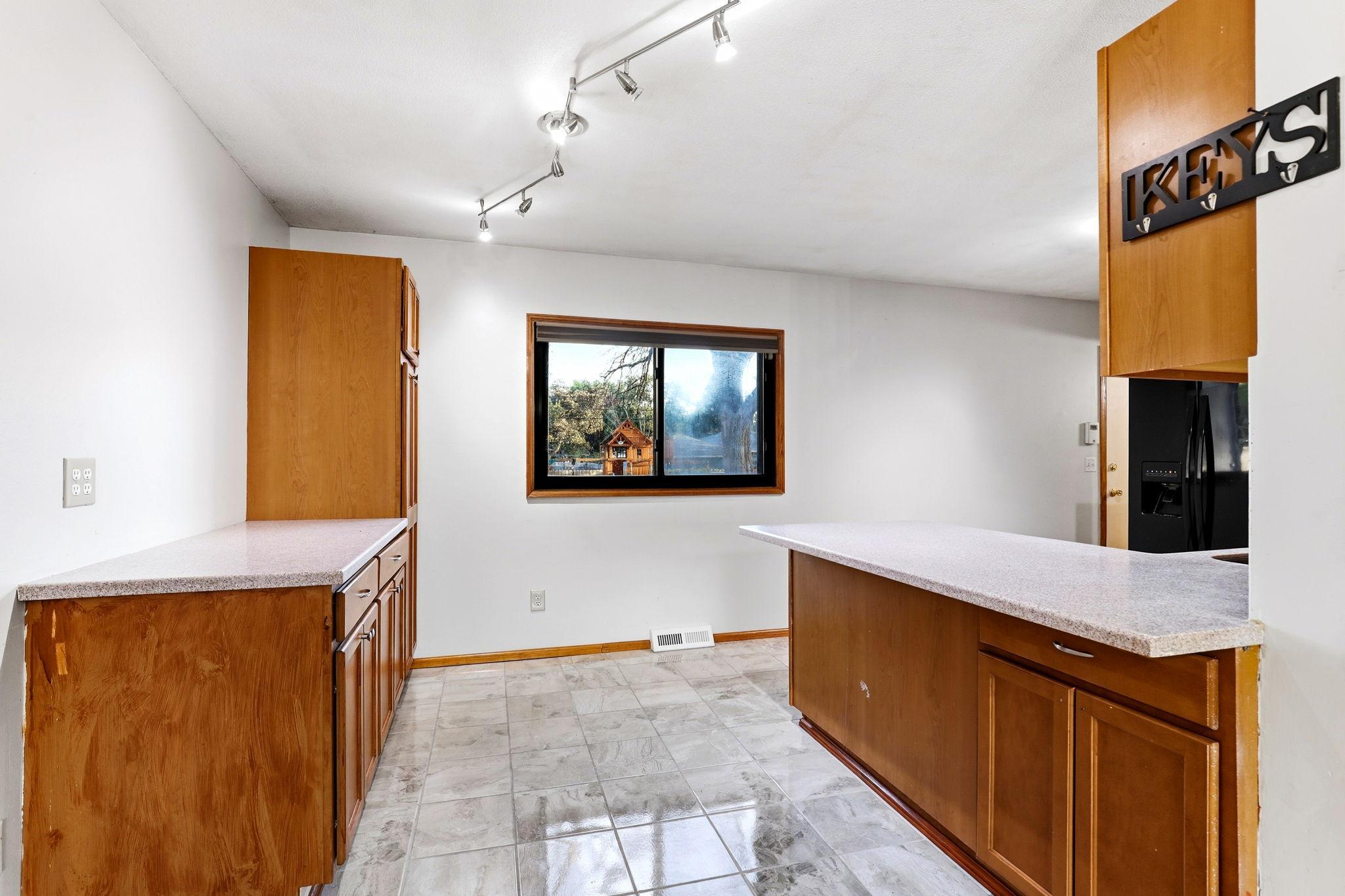 View of Residential at 1909 Laramie Trail, Brooklyn Park MN 55444, Brooklyn Park (10 of 38) - Mike Wilen | Minnesota Team Real Estate