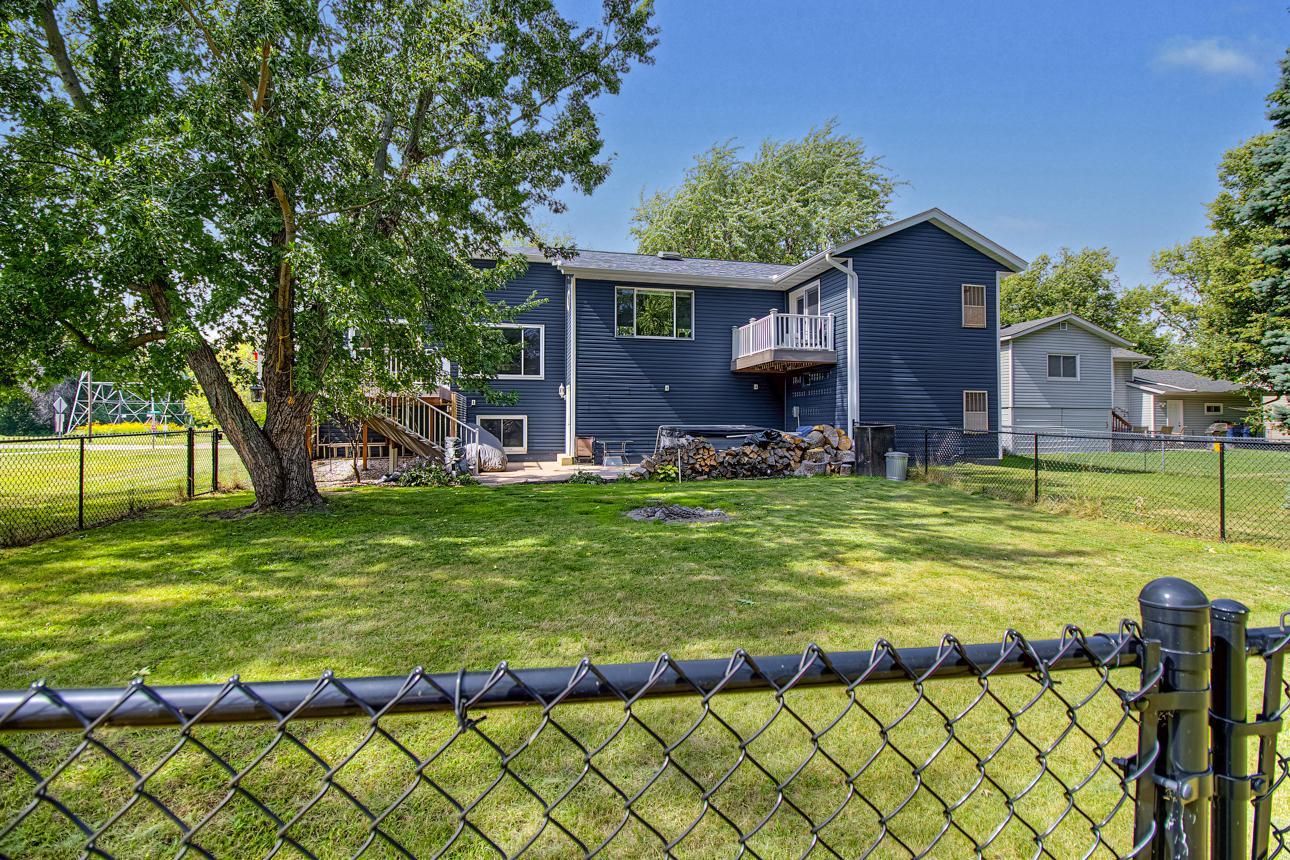 View of Residential at 3066 Greenbrier Street, Little Canada MN 55117, Little Canada (37 of 46) - Mike Wilen | Minnesota Team Real Estate