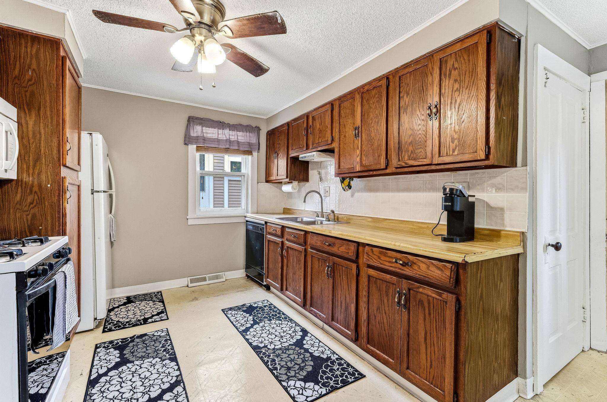 View of Residential at 535 Edmund Avenue, Saint Paul MN 55103, Saint Paul (9 of 31) - Mike Wilen | Minnesota Team Real Estate