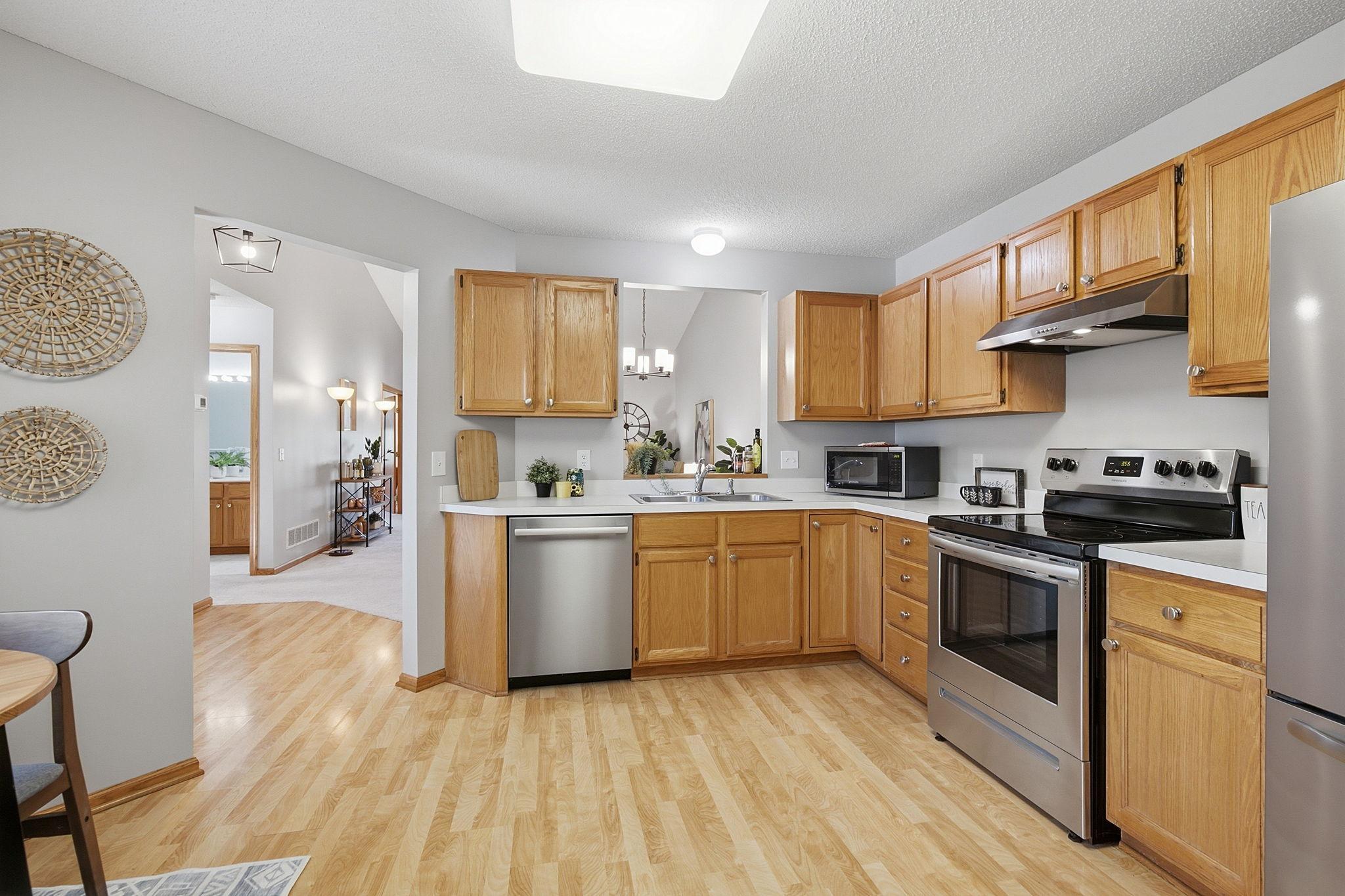 View of Residential at 6850 Jenny Lane, Woodbury MN 55125, Woodbury (3 of 15) - Mike Wilen | Minnesota Team Real Estate