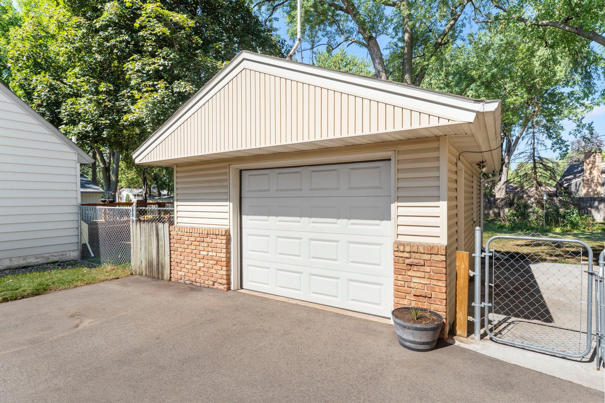 View of Residential at 2900 84th Street, Bloomington MN 55431, Bloomington (40 of 45) - Mike Wilen | Minnesota Team Real Estate