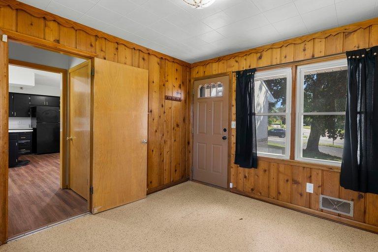 View of Residential at 1689 Edgemont Street, Maplewood MN 55117, Maplewood (20 of 28) - Mike Wilen | Minnesota Team Real Estate