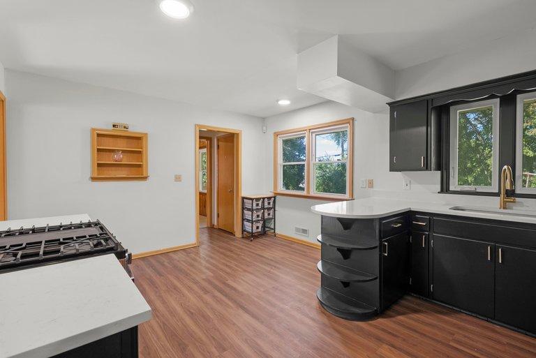 View of Residential at 1689 Edgemont Street, Maplewood MN 55117, Maplewood (19 of 28) - Mike Wilen | Minnesota Team Real Estate