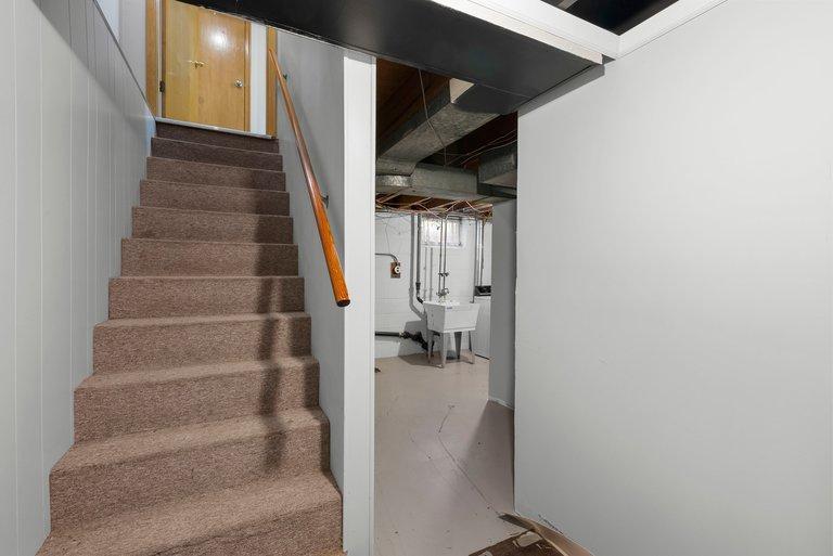 View of Residential at 1689 Edgemont Street, Maplewood MN 55117, Maplewood (12 of 28) - Mike Wilen | Minnesota Team Real Estate