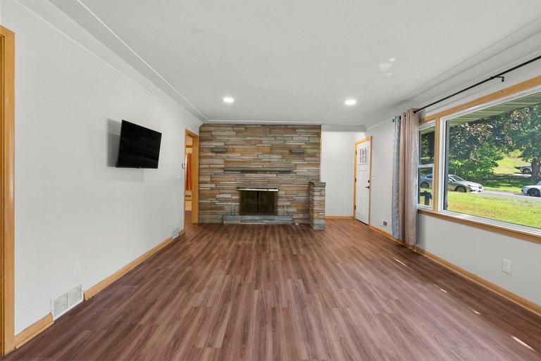 View of Residential at 1689 Edgemont Street, Maplewood MN 55117, Maplewood (8 of 28) - Mike Wilen | Minnesota Team Real Estate
