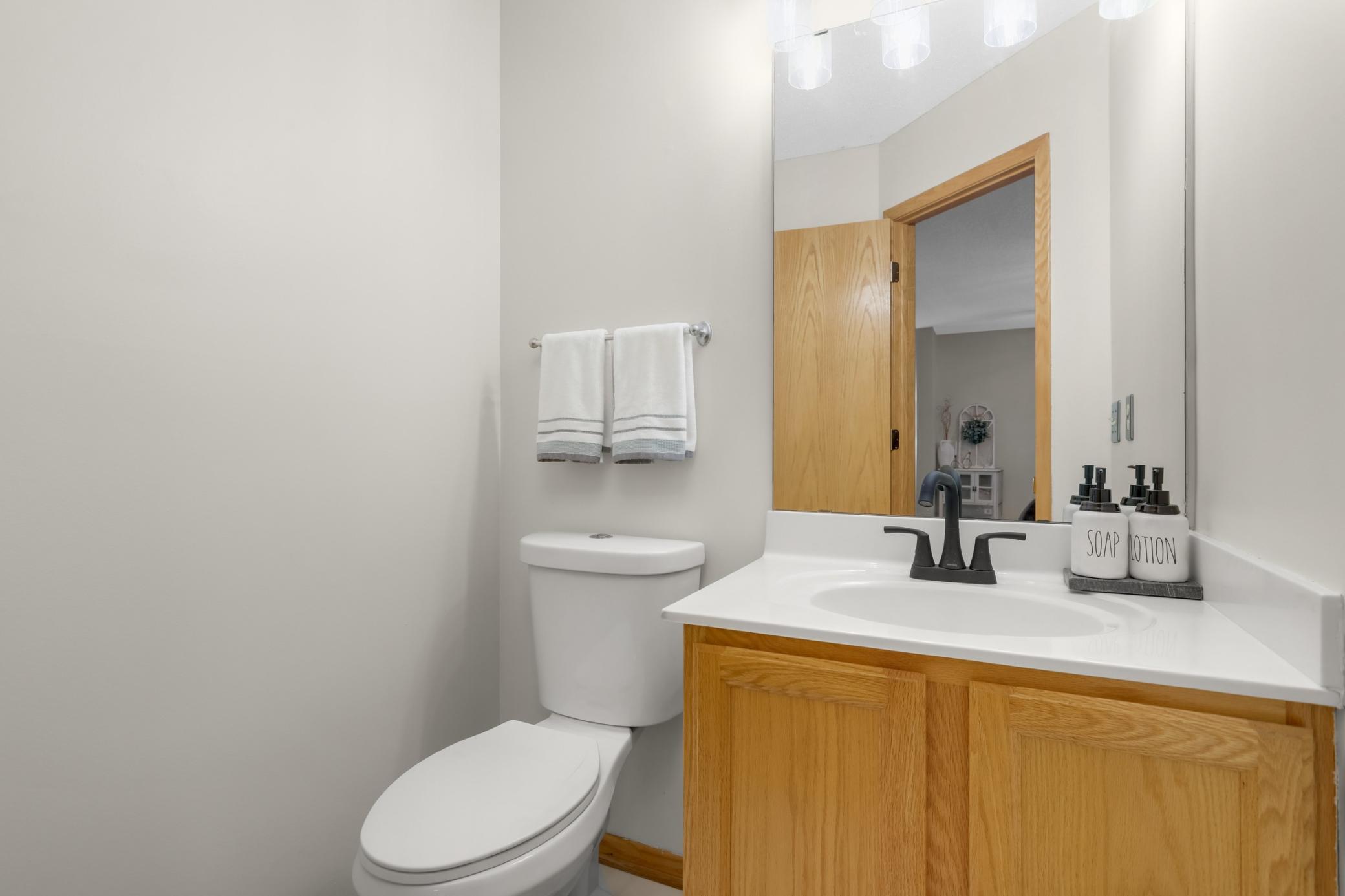 View of Residential at 547 Mission Hills Way, Chanhassen MN 55317, Chanhassen (13 of 32) - Mike Wilen | Minnesota Team Real Estate