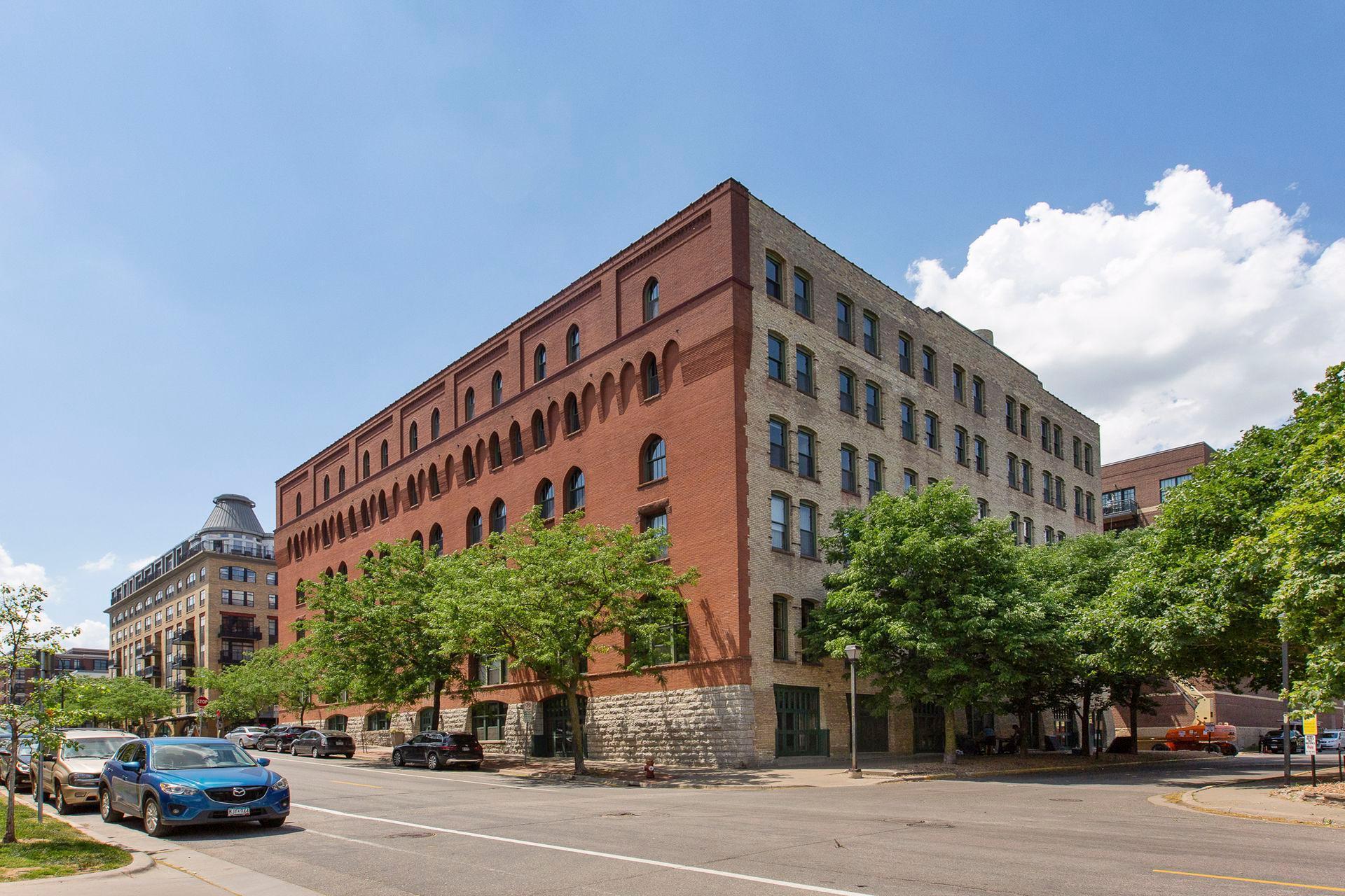 View of Residential at 400 1st Street #304, Minneapolis MN 55401, Minneapolis (28 of 30) - Mike Wilen | Minnesota Team Real Estate