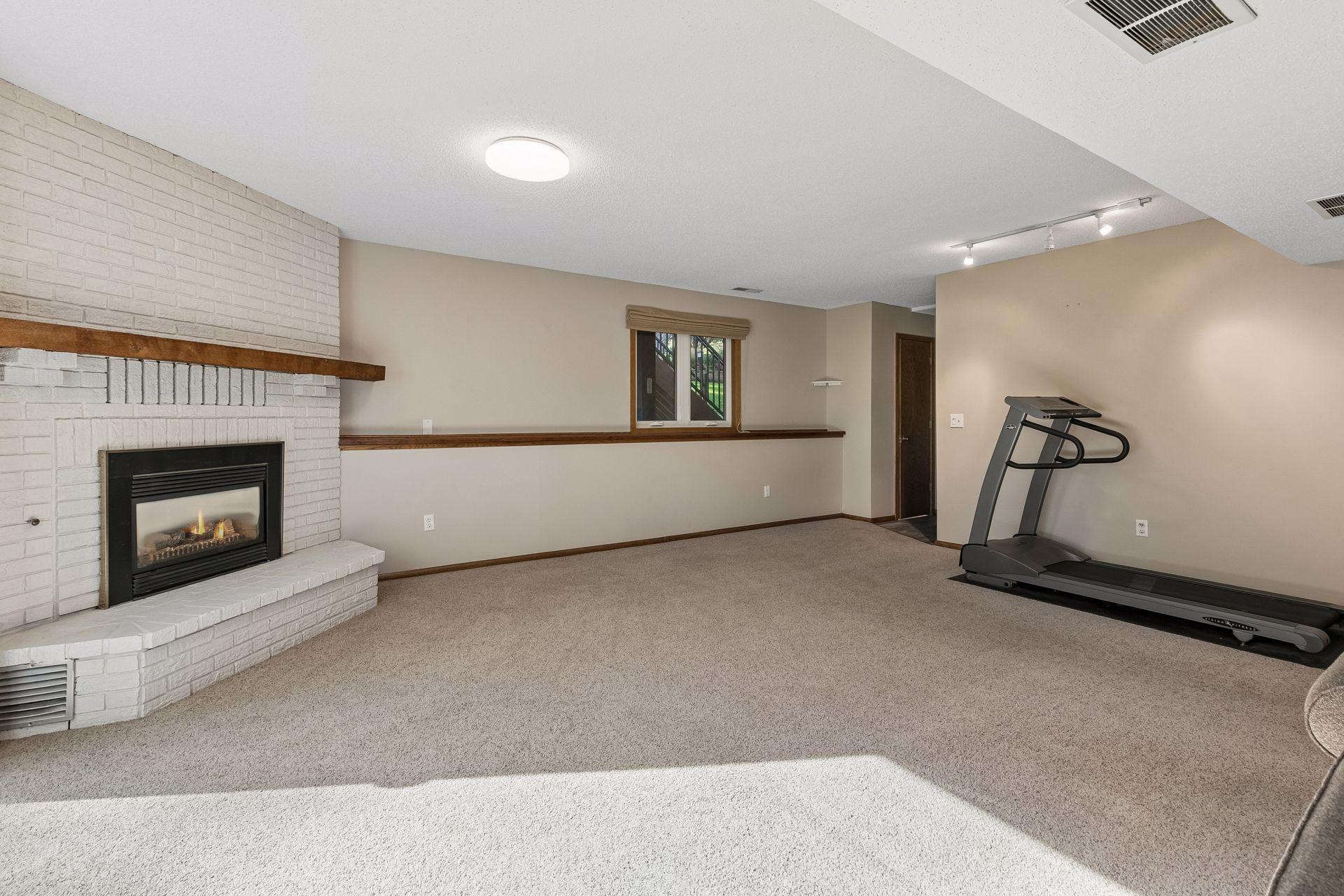 View of Residential at 7890 Upper 139th Court, Apple Valley MN 55124, Apple Valley (21 of 28) - Mike Wilen | Minnesota Team Real Estate