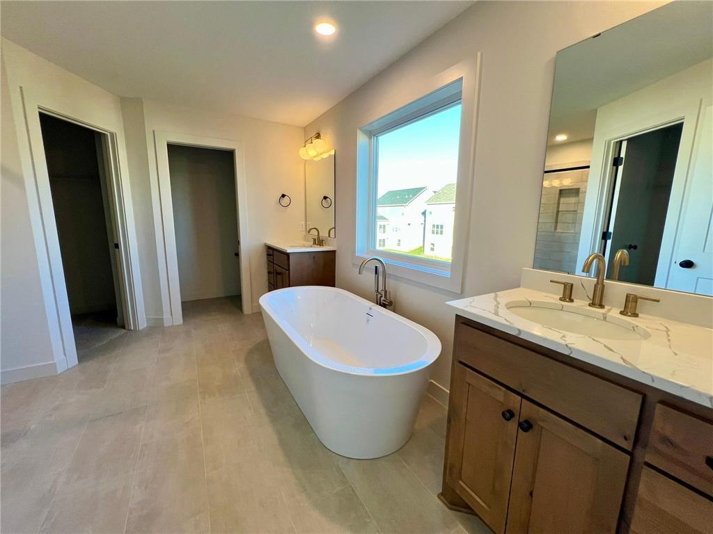 View of Residential at 4054 Arbor Drive, Woodbury MN 55129, Woodbury (15 of 23) - Mike Wilen | Minnesota Team Real Estate
