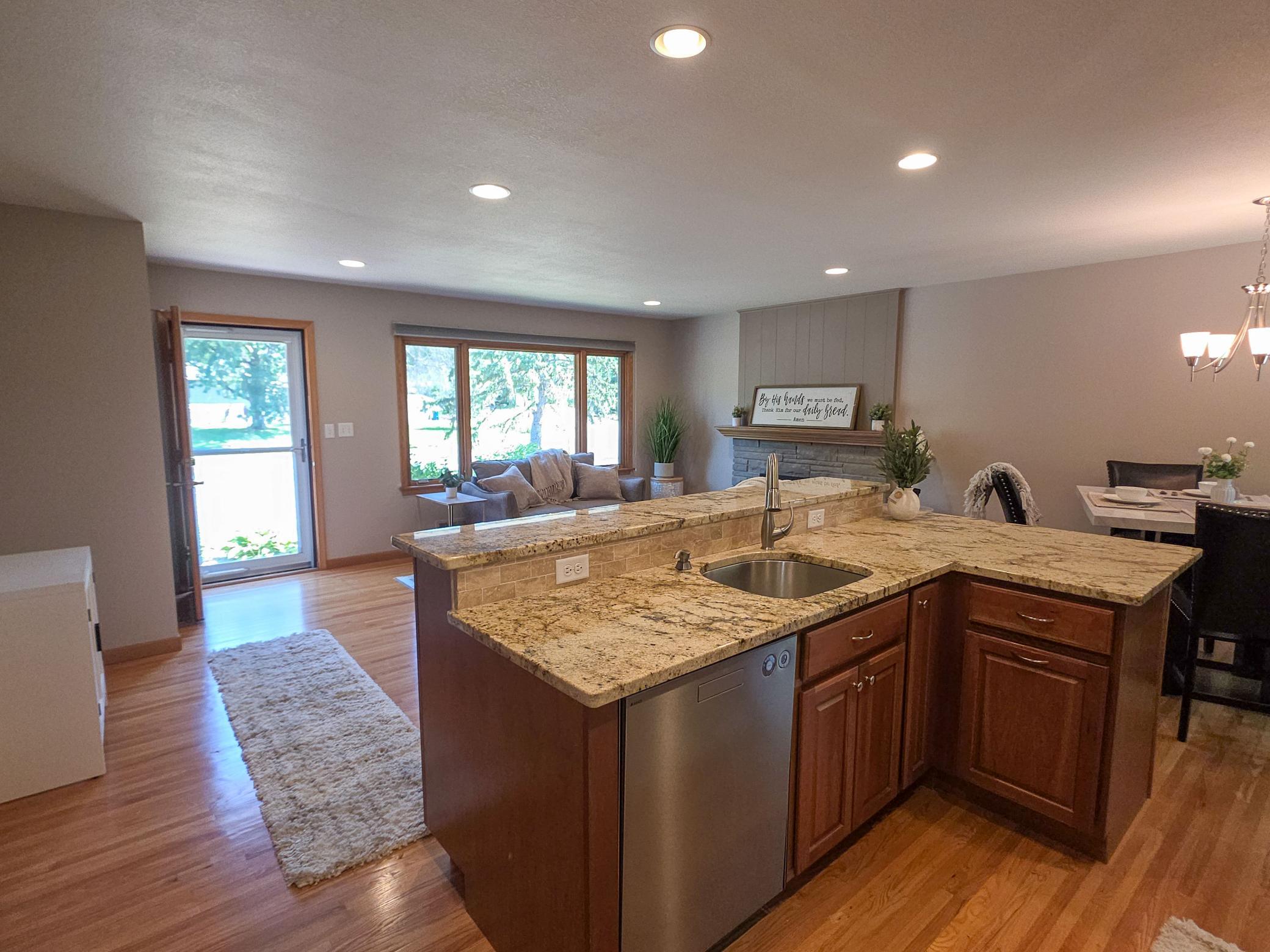 View of Residential at 5033 Overlook Drive, Bloomington MN 55437, Bloomington (6 of 19) - Mike Wilen | Minnesota Team Real Estate