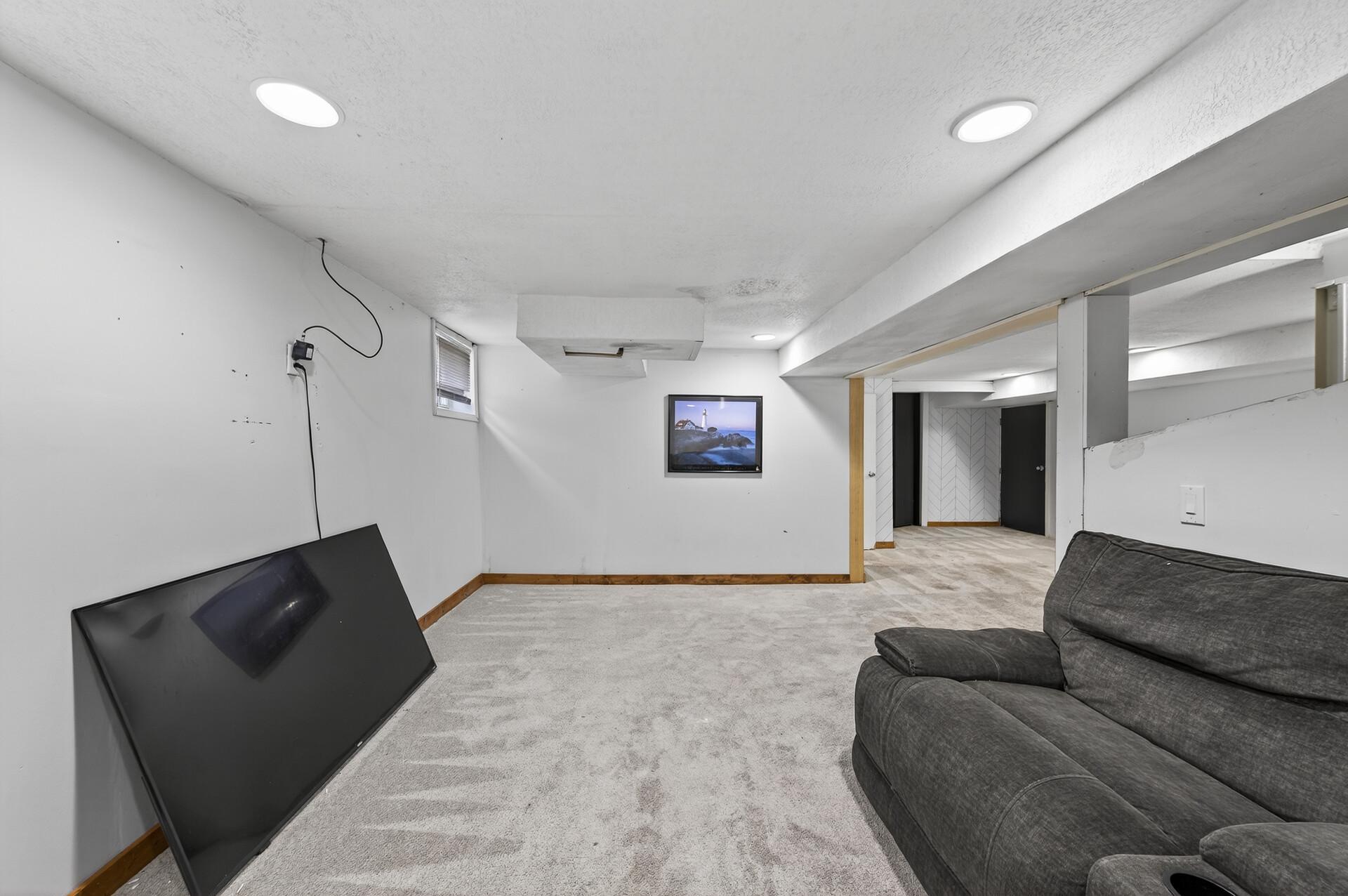 View of Residential at 242 Annapolis Street, West Saint Paul MN 55118, West Saint Paul (23 of 46) - Mike Wilen | Minnesota Team Real Estate