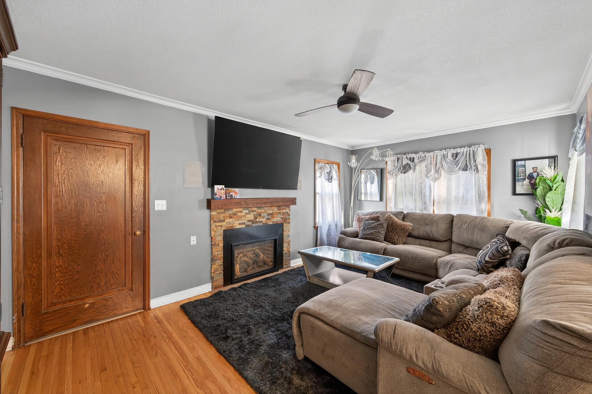 View of Residential at 242 Annapolis Street, West Saint Paul MN 55118, West Saint Paul (6 of 46) - Mike Wilen | Minnesota Team Real Estate