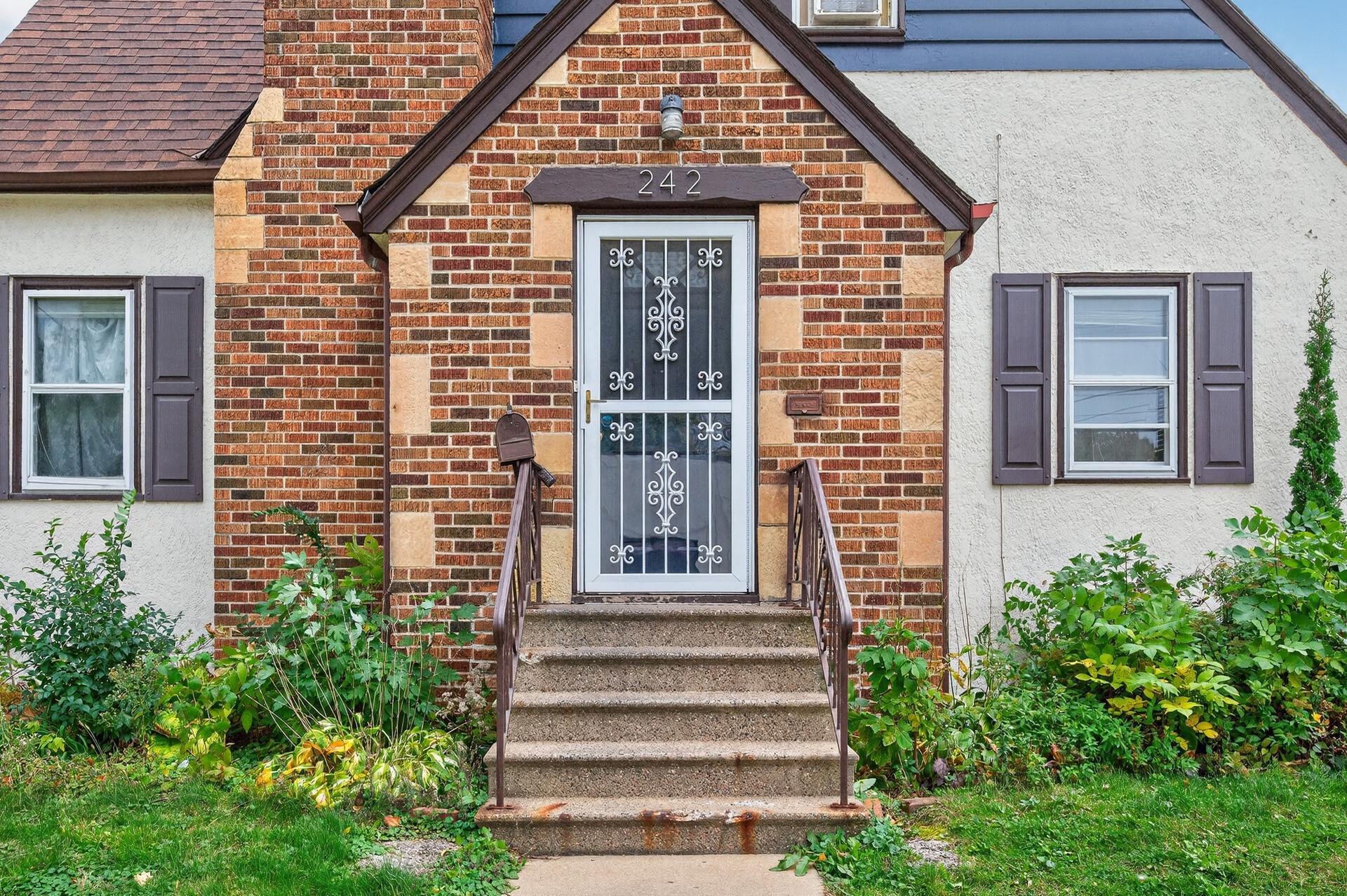 View of Residential at 242 Annapolis Street, West Saint Paul MN 55118, West Saint Paul (3 of 46) - Mike Wilen | Minnesota Team Real Estate