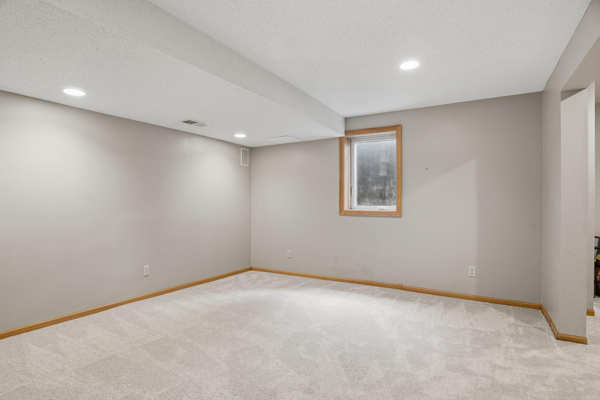 View of Residential at 8901 Dunbar Knoll, Brooklyn Park MN 55443, Brooklyn Park (56 of 76) - Mike Wilen | Minnesota Team Real Estate