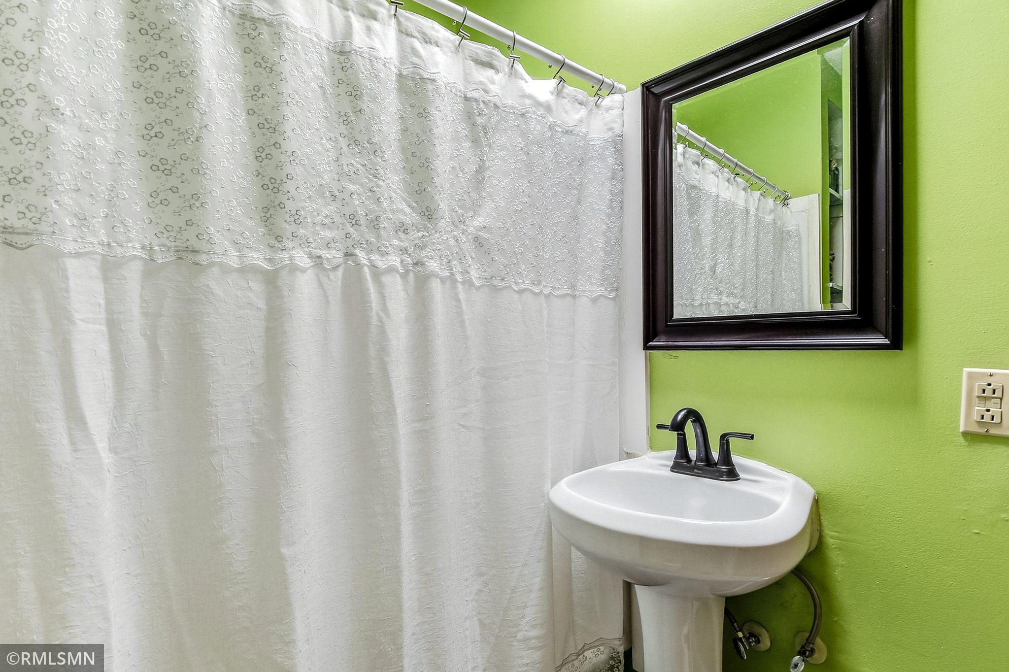 View of Residential Income at 5727 Goodrich Avenue, Saint Louis Park MN 55416, Saint Louis Park (33 of 53) - Mike Wilen | Minnesota Team Real Estate