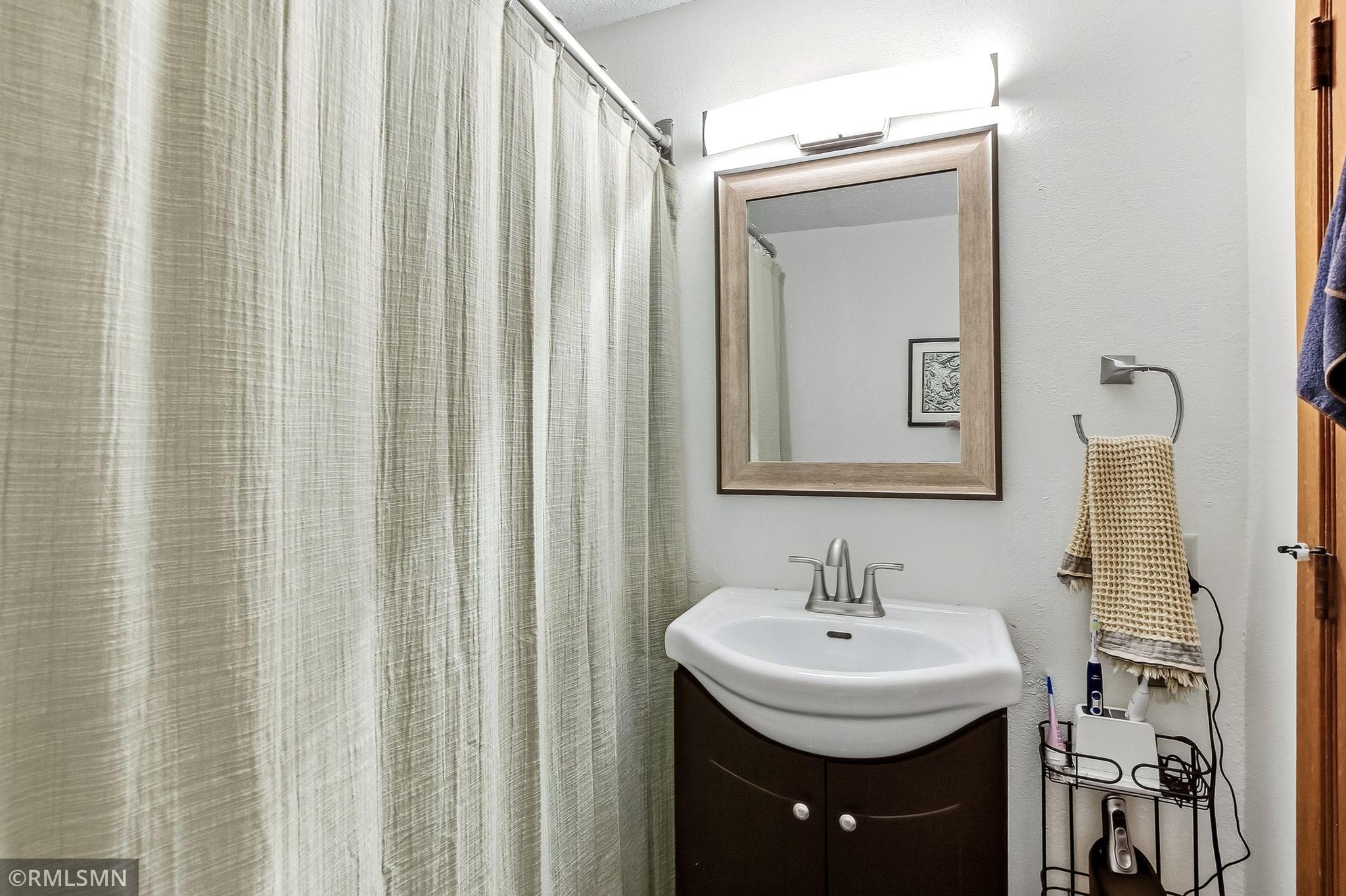 View of Residential Income at 5727 Goodrich Avenue, Saint Louis Park MN 55416, Saint Louis Park (17 of 53) - Mike Wilen | Minnesota Team Real Estate