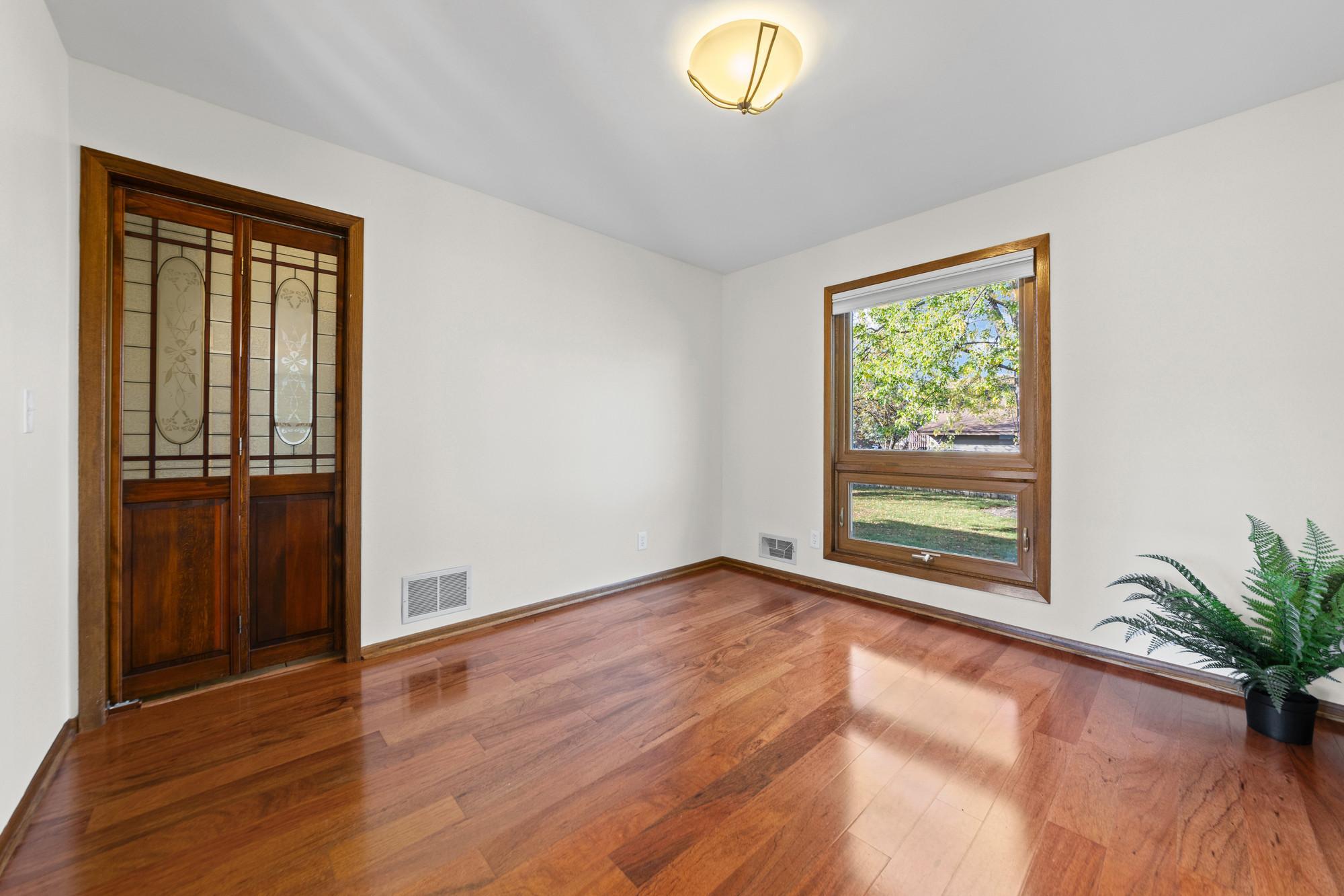 View of Residential at 10200 Quebec Avenue, Bloomington MN 55438, Bloomington (17 of 57) - Mike Wilen | Minnesota Team Real Estate