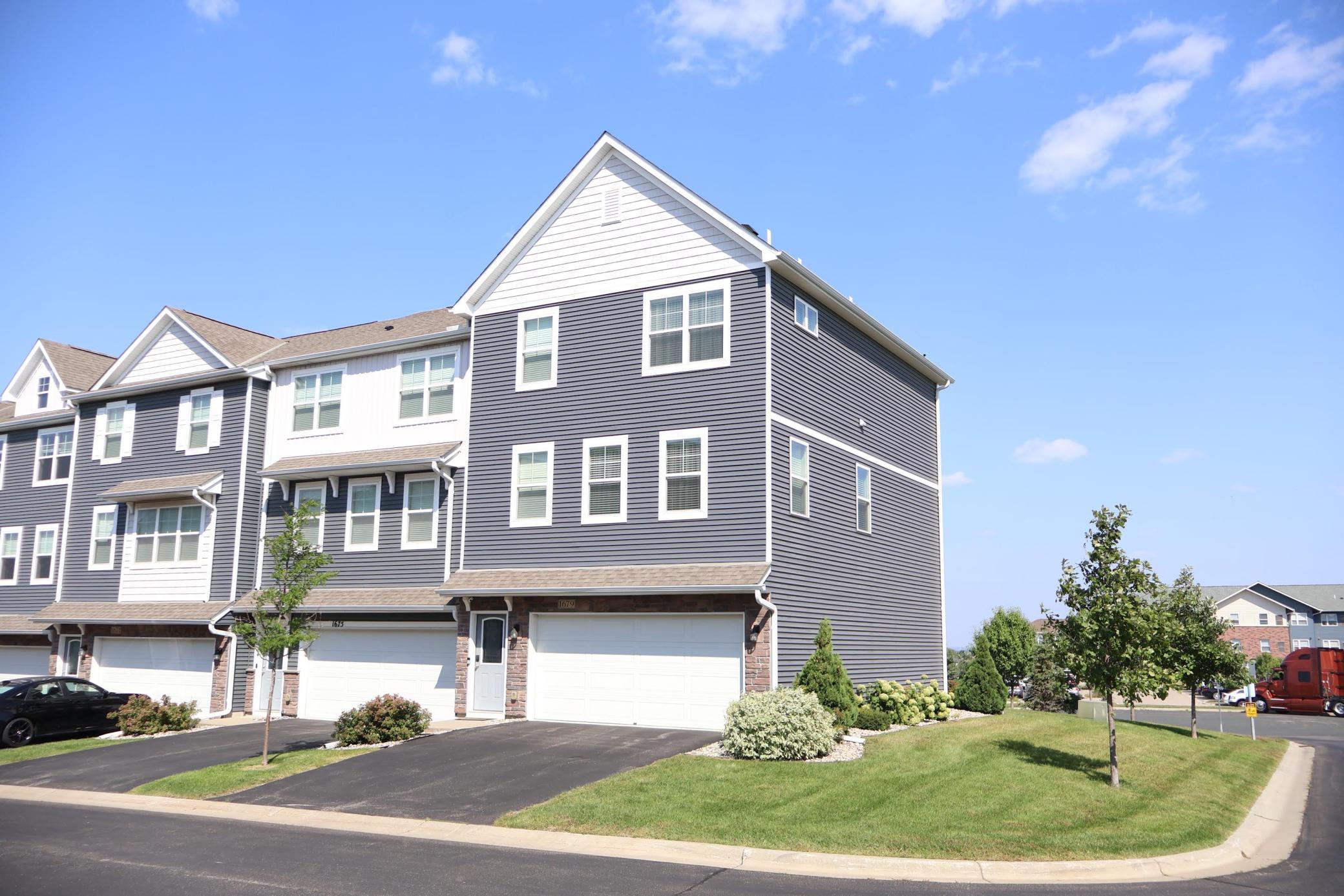 View of (TH) Side x Side at 1679 Windigo Lane, Shakopee - Mike Wilen | Minnesota Team Real Estate