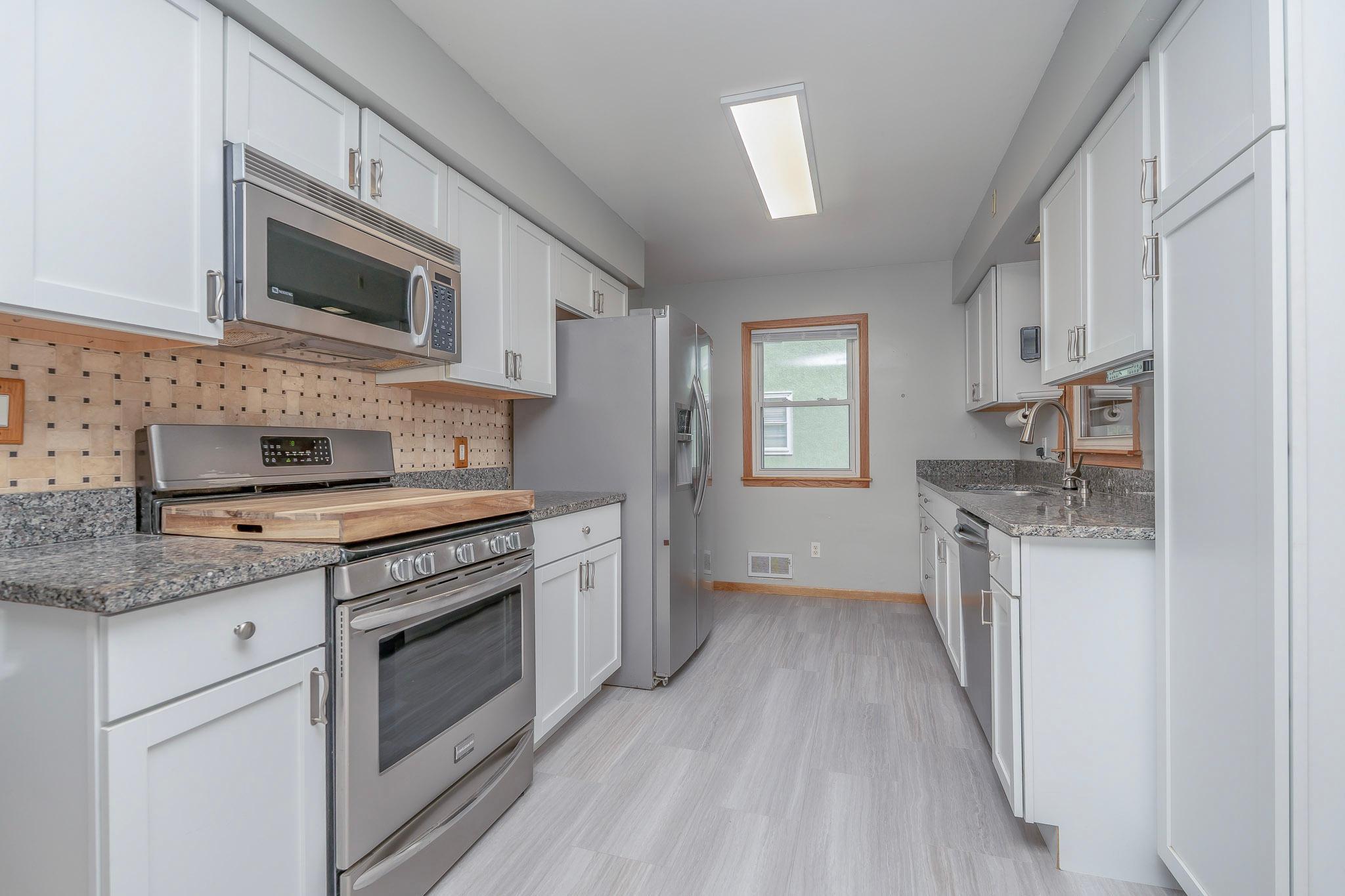 View of Residential at 1554 Burns Avenue, Saint Paul MN 55106, Saint Paul (9 of 36) - Mike Wilen | Minnesota Team Real Estate