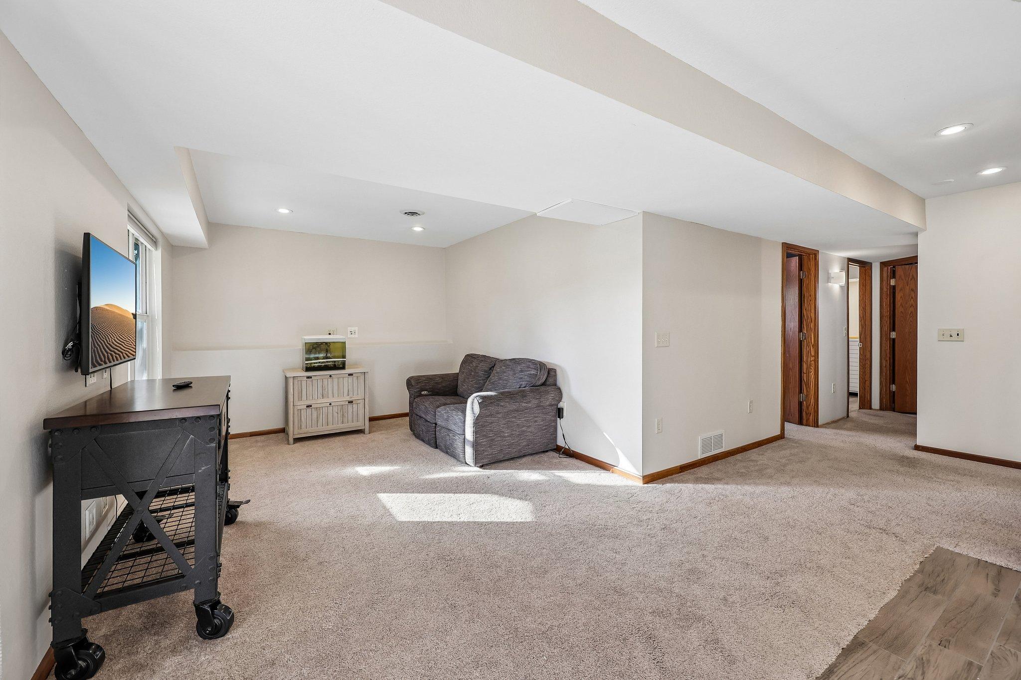 View of Residential at 1217 Clover Court, Shakopee MN 55379, Shakopee (12 of 27) - Mike Wilen | Minnesota Team Real Estate