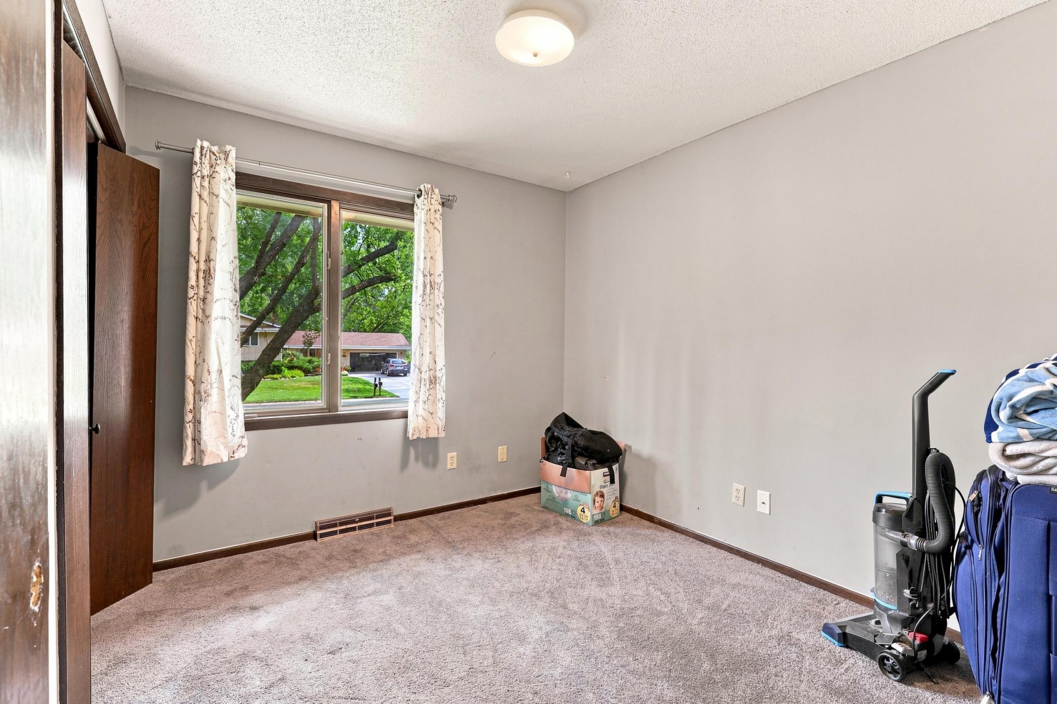 View of Residential at 10048 Upton Road, Bloomington MN 55431, Bloomington (15 of 43) - Mike Wilen | Minnesota Team Real Estate