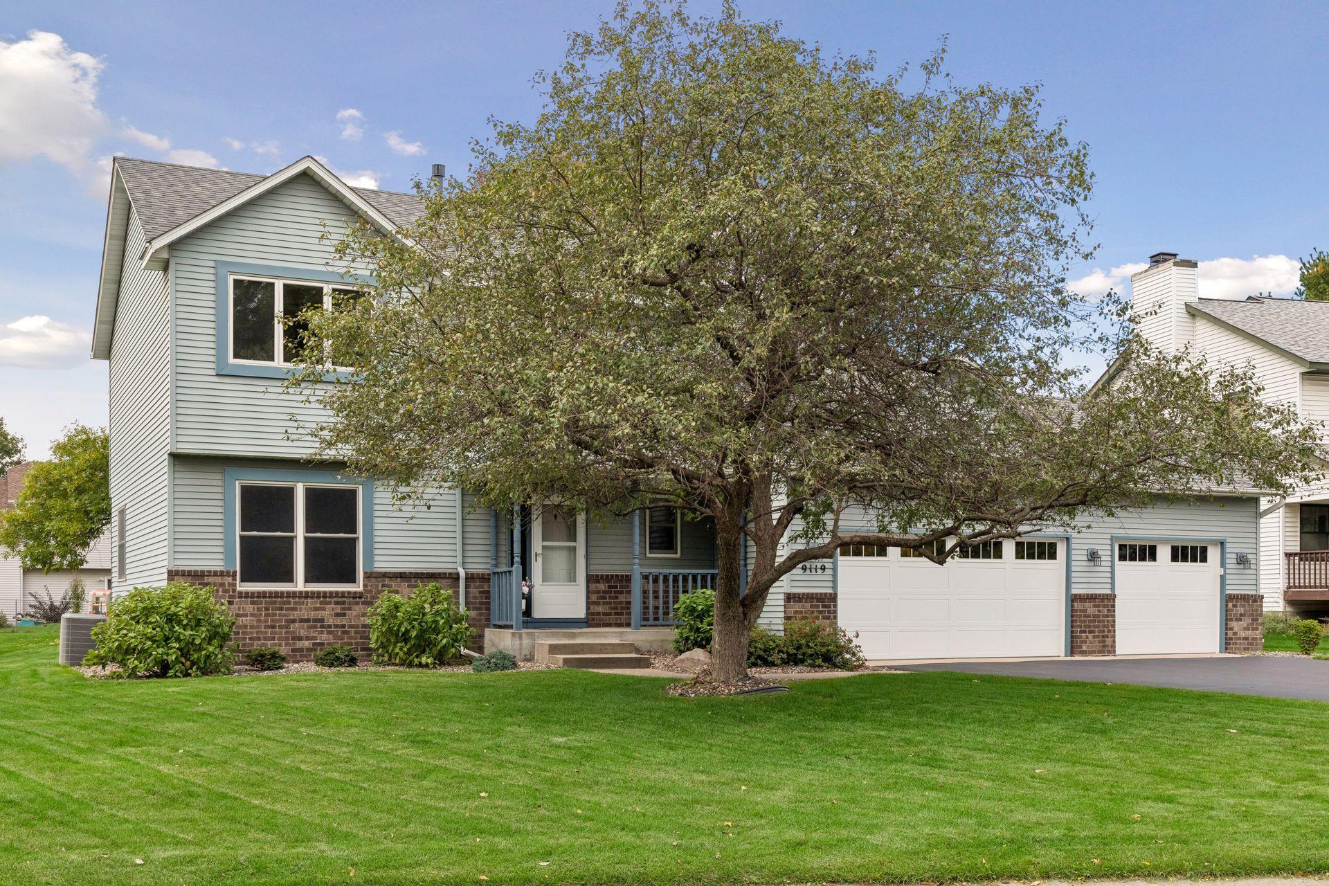 View of Residential at 9119 Nantwick Ridge, Brooklyn Park MN 55443, Brooklyn Park (4 of 47) - Mike Wilen | Minnesota Team Real Estate