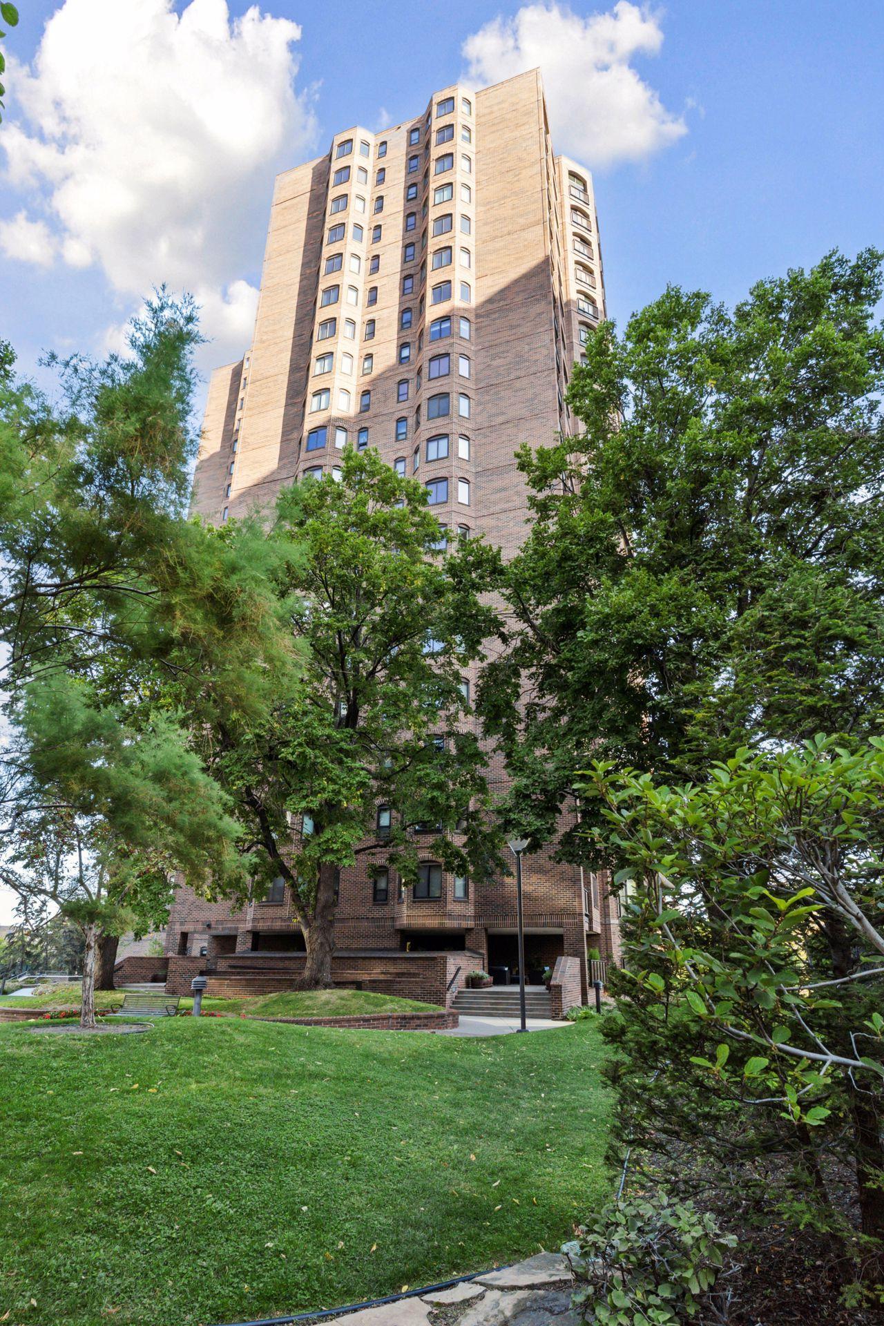 View of Residential at 1201 Yale Place #407, Minneapolis MN 55403, Minneapolis (89 of 102) - Mike Wilen | Minnesota Team Real Estate