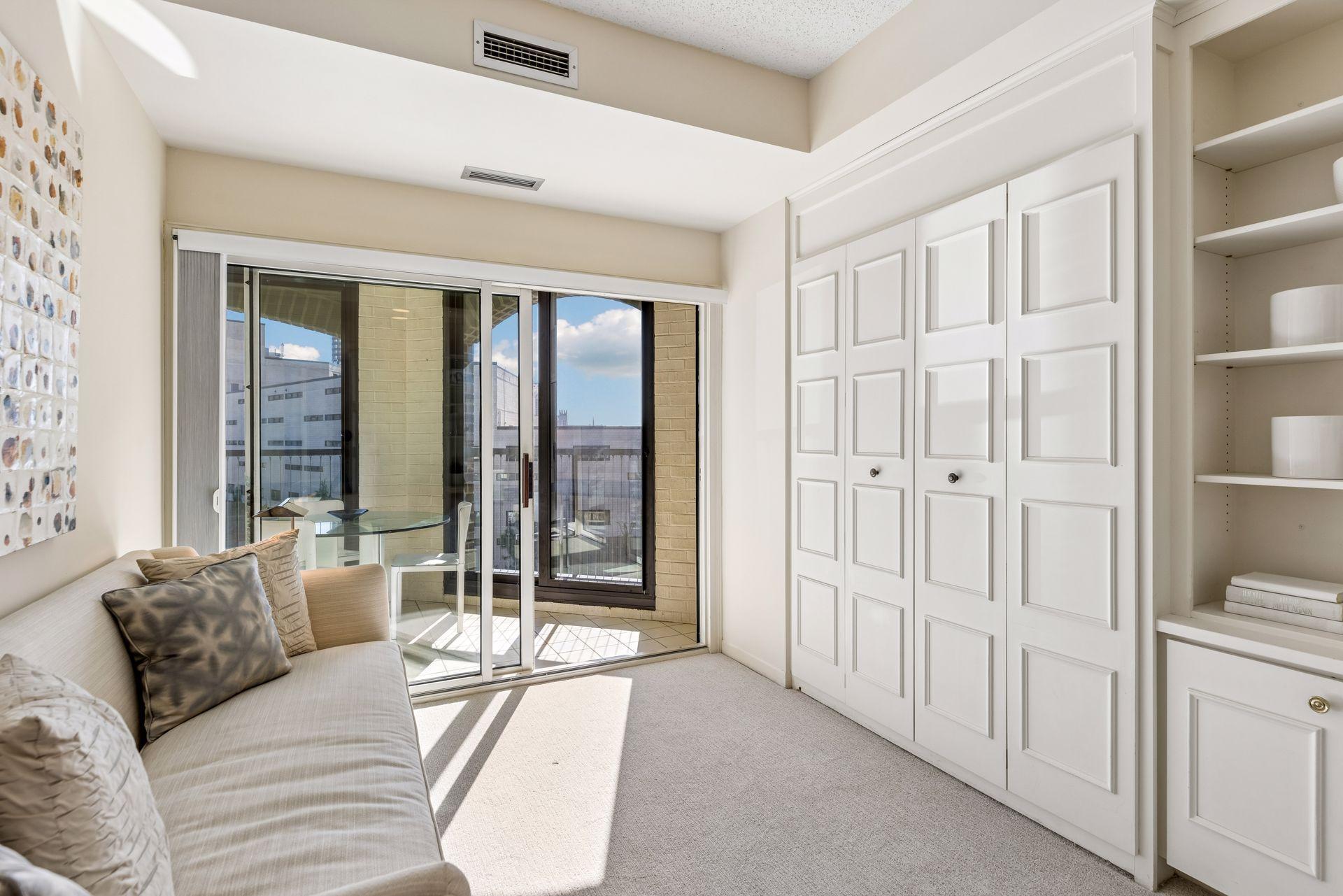 View of Residential at 1201 Yale Place #407, Minneapolis MN 55403, Minneapolis (24 of 102) - Mike Wilen | Minnesota Team Real Estate