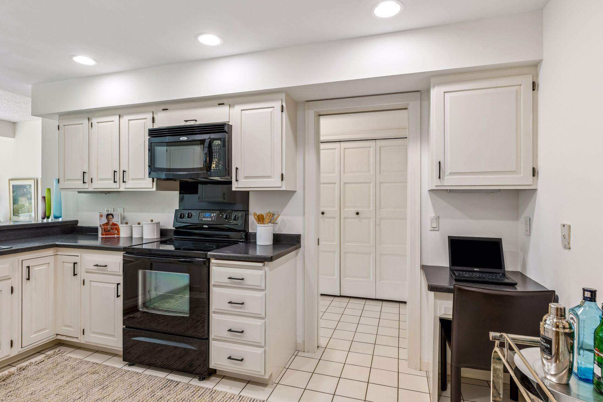 View of Residential at 1201 Yale Place #407, Minneapolis MN 55403, Minneapolis (9 of 102) - Mike Wilen | Minnesota Team Real Estate