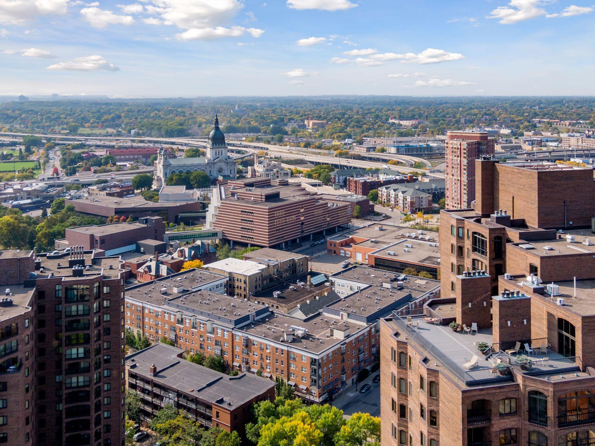 View of Residential at 1201 Yale Place #407, Minneapolis MN 55403, Minneapolis (94 of 102) - Mike Wilen | Minnesota Team Real Estate