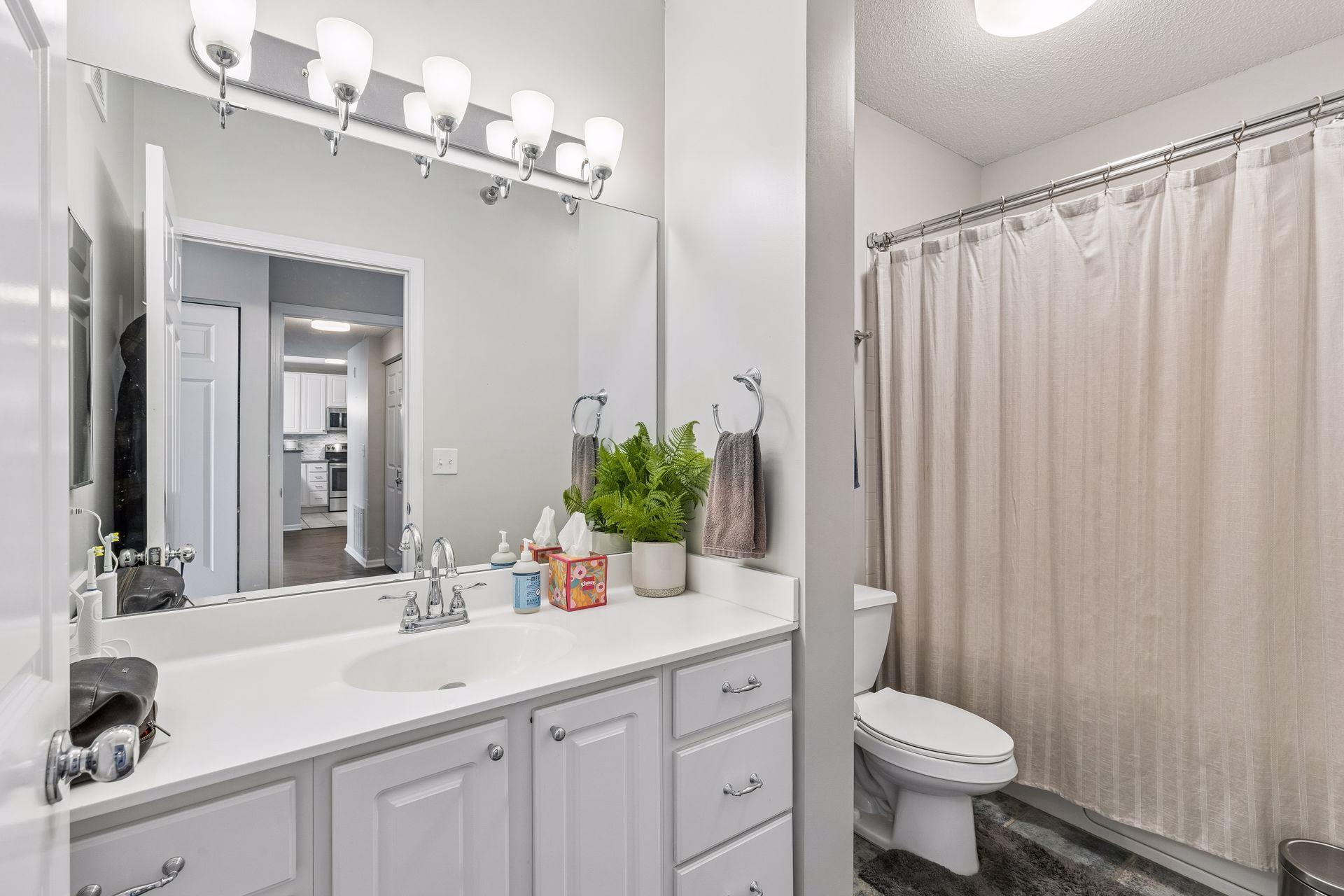 View of Residential at 680 2nd Street #401, Minneapolis MN 55401, Minneapolis (24 of 31) - Mike Wilen | Minnesota Team Real Estate