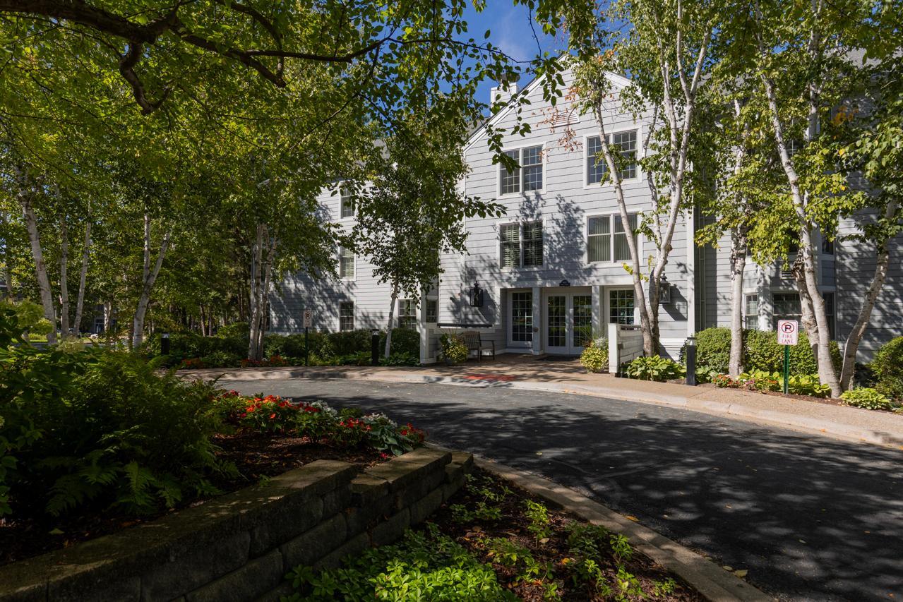 View of Residential at 603 Lake Street #307, Excelsior MN 55331, Excelsior (44 of 49) - Mike Wilen | Minnesota Team Real Estate