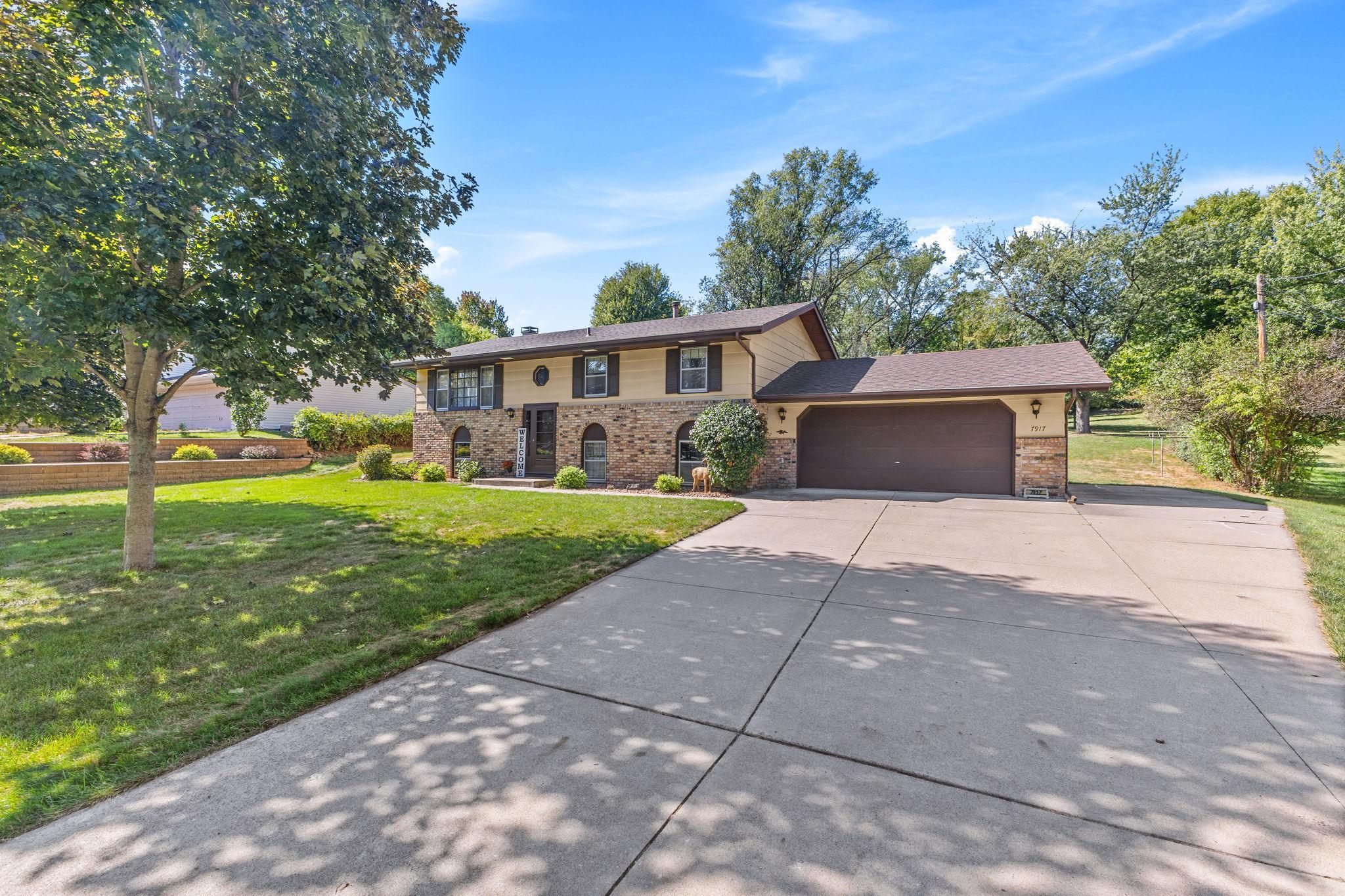 View of Single Family at 7917 Mount Curve Boulevard, Brooklyn Park - Mike Wilen | Minnesota Team Real Estate