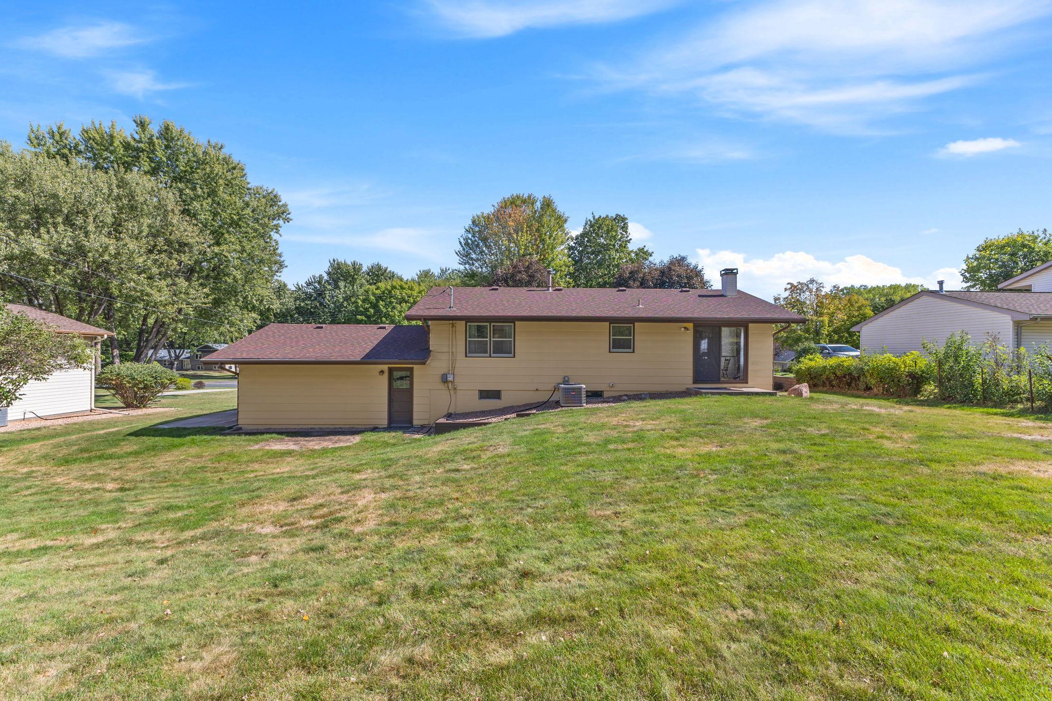 View of Residential at 7917 Mount Curve Boulevard, Brooklyn Park MN 55445, Brooklyn Park (21 of 24) - Mike Wilen | Minnesota Team Real Estate