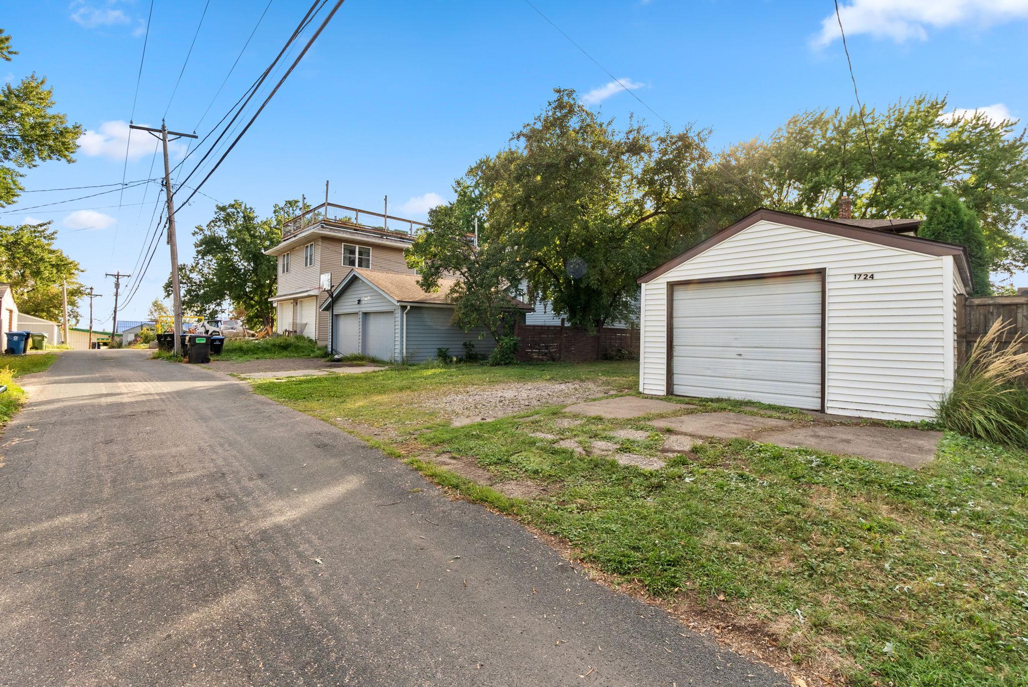 View of Residential Income at 1724 Malvern Street, Lauderdale MN 55113, Lauderdale (40 of 43) - Mike Wilen | Minnesota Team Real Estate