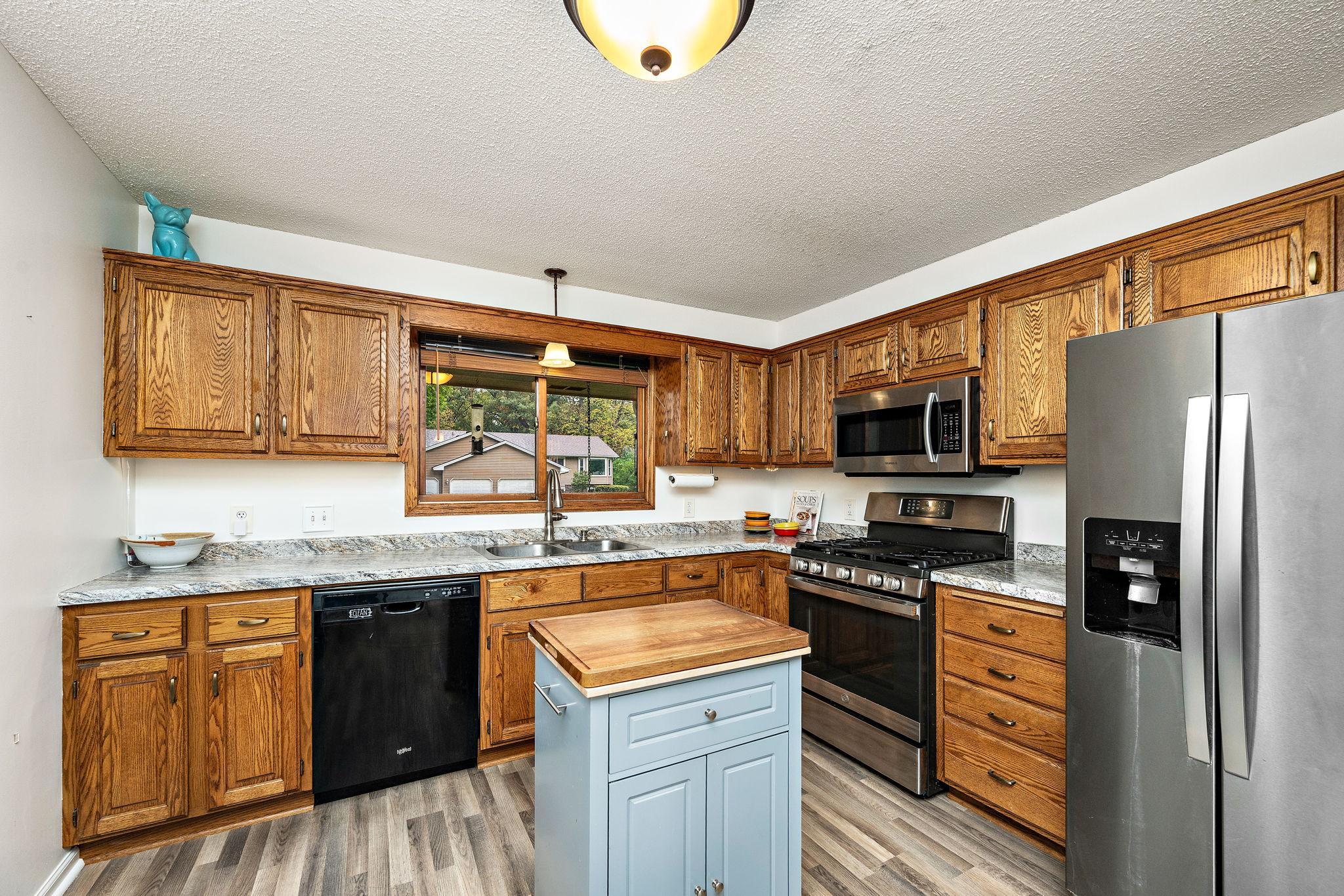 View of Residential at 631 Bighorn Drive, Chanhassen MN 55317, Chanhassen (2 of 25) - Mike Wilen | Minnesota Team Real Estate