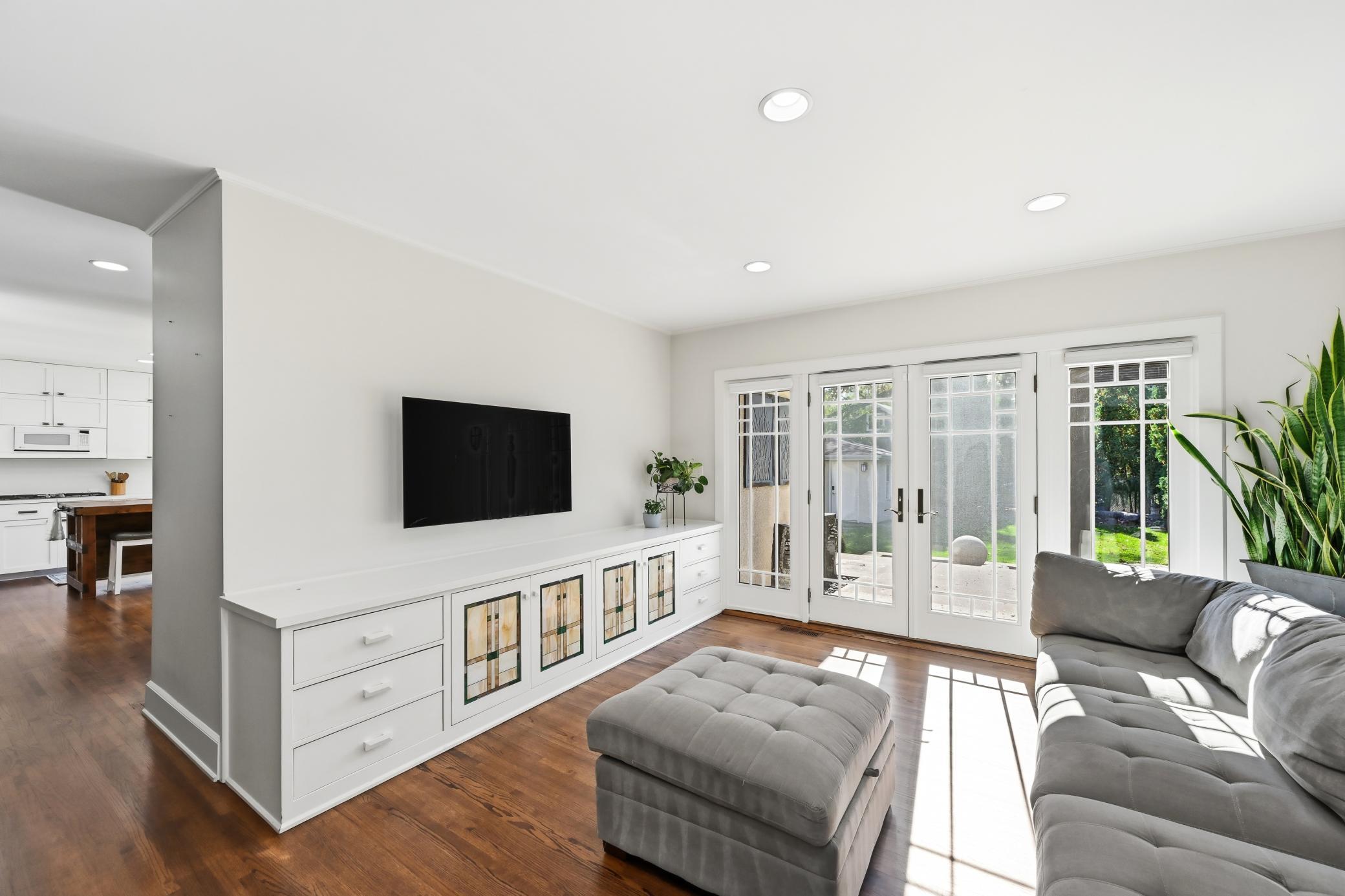 View of Residential at 2409 22nd Street, Minneapolis MN 55405, Minneapolis (28 of 49) - Mike Wilen | Minnesota Team Real Estate
