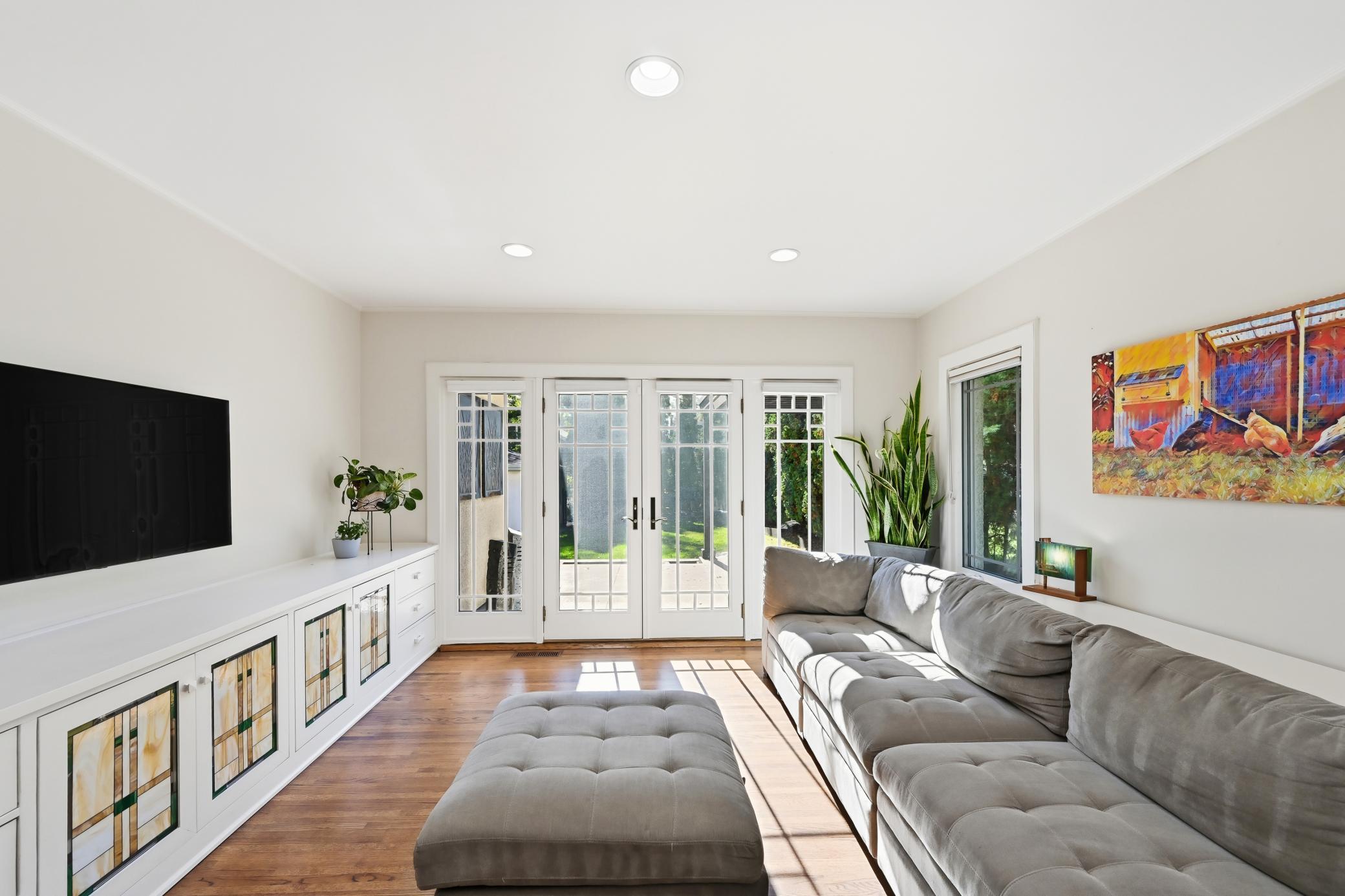 View of Residential at 2409 22nd Street, Minneapolis MN 55405, Minneapolis (27 of 49) - Mike Wilen | Minnesota Team Real Estate
