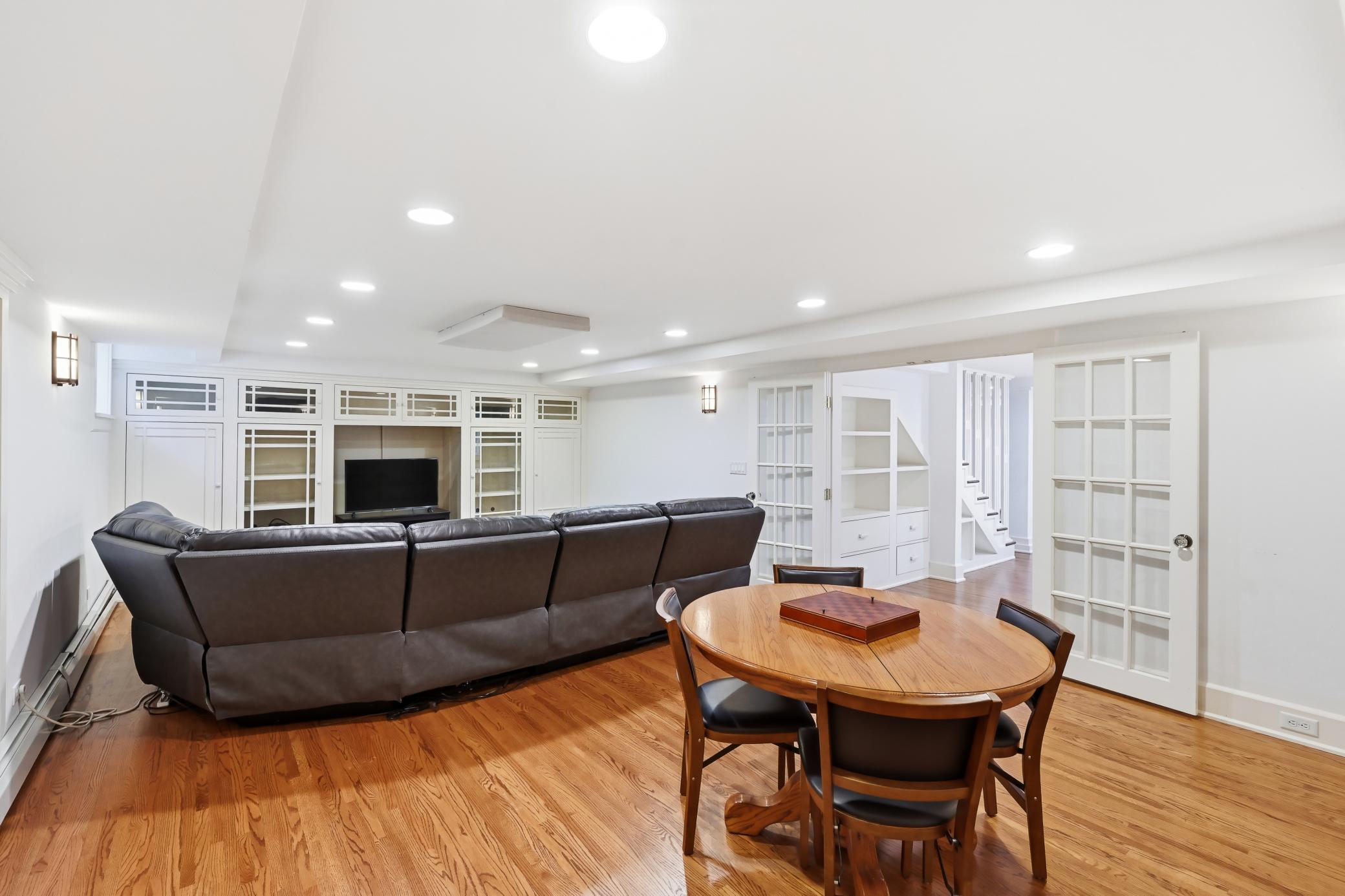 View of Residential at 2409 22nd Street, Minneapolis MN 55405, Minneapolis (44 of 49) - Mike Wilen | Minnesota Team Real Estate