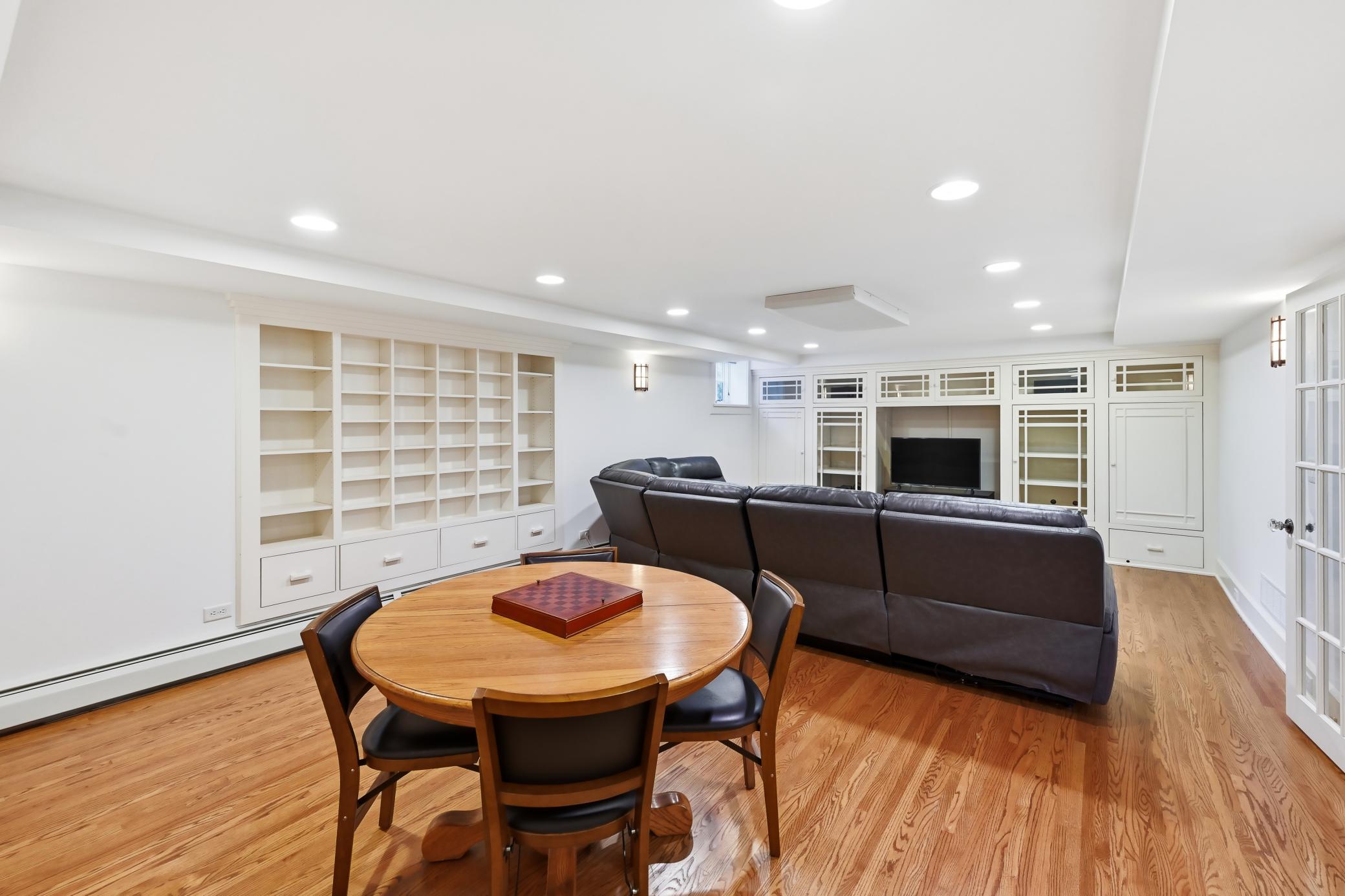 View of Residential at 2409 22nd Street, Minneapolis MN 55405, Minneapolis (43 of 49) - Mike Wilen | Minnesota Team Real Estate